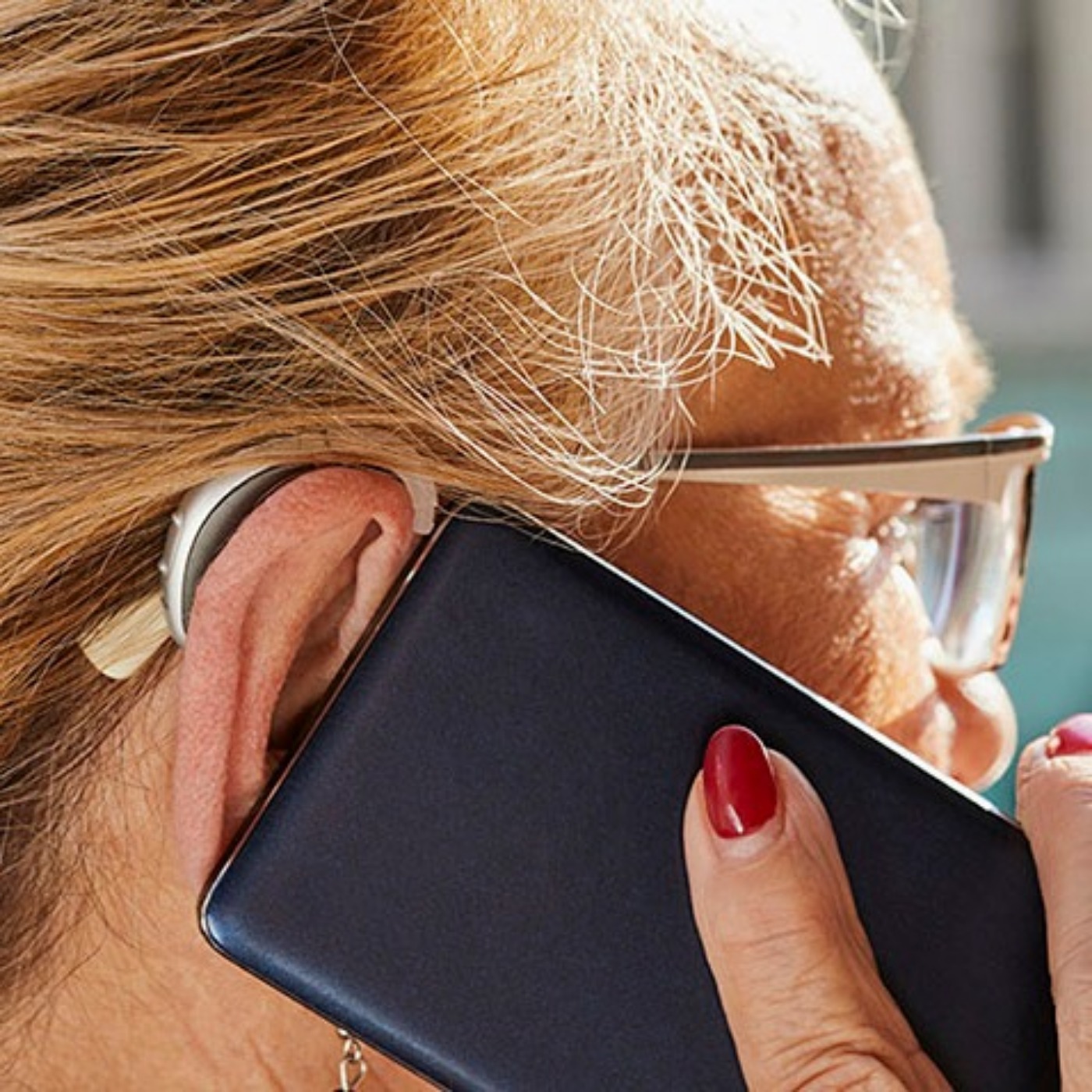 Hearing Aids Linked to Lower Risk of Dementia, Depression and Falls | Michigan Medicine