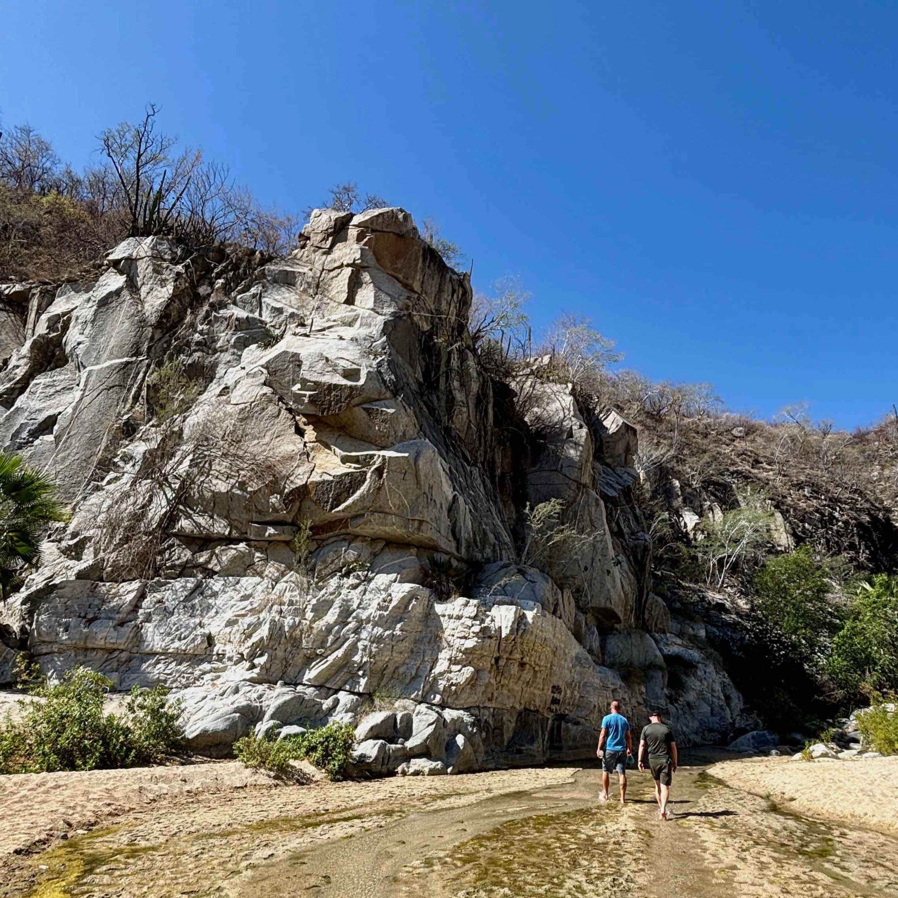 #34: How to Fit In With the Locals, the Quiet Side of Los Cabos, Niche Travel Trends, Rambunctious Flight Attendants