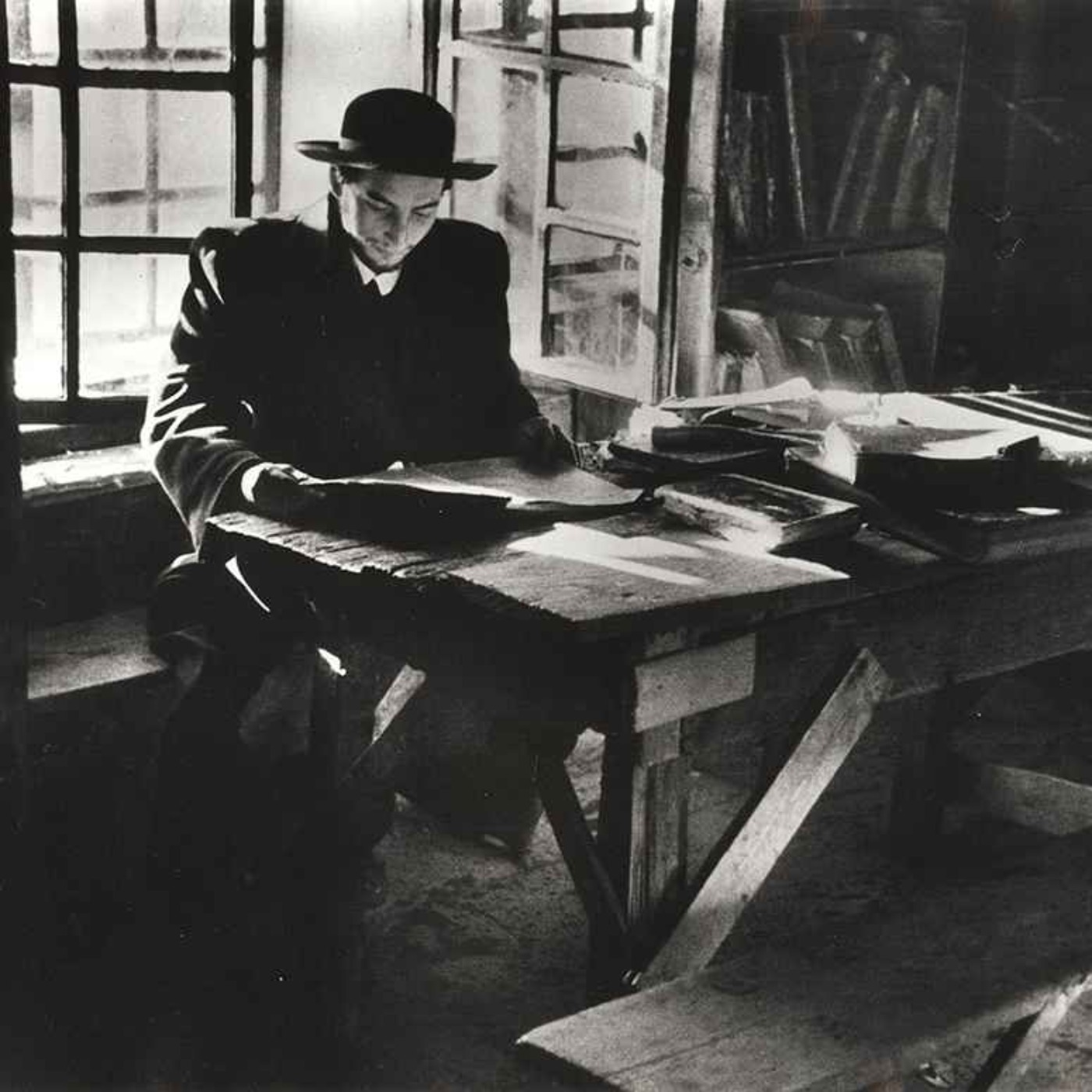Scholars on Roman Vishniac's photos of Jewish life before the Holocaust episode artwork