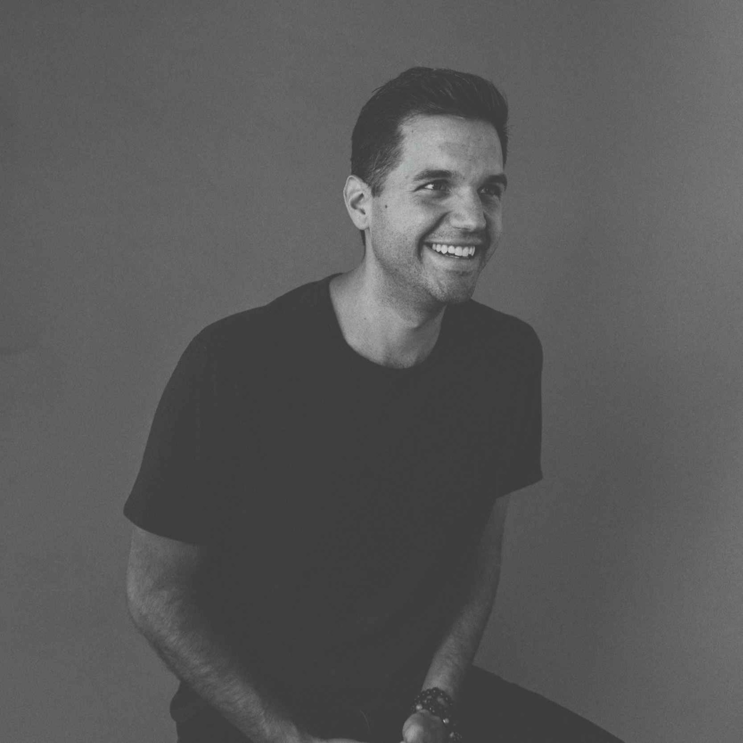 Holy Sh!t We're Alive with Douglas Cartwright Founder of The Daily Shift and Author