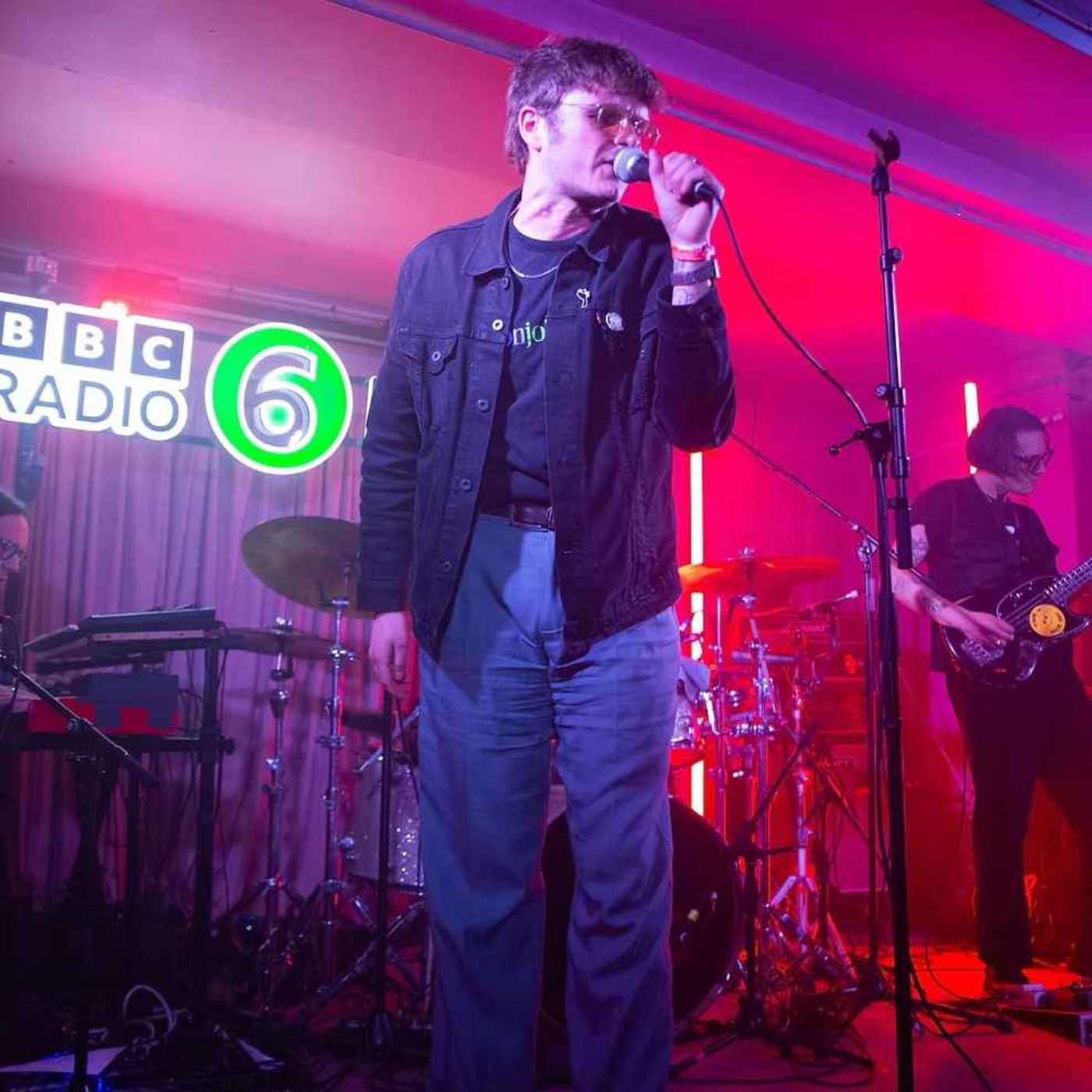 Yellow Brit Road: 6 Music Festival, Mad Iris in session, Raye, Paul McCartney, Angine de Poitrine! episode artwork
