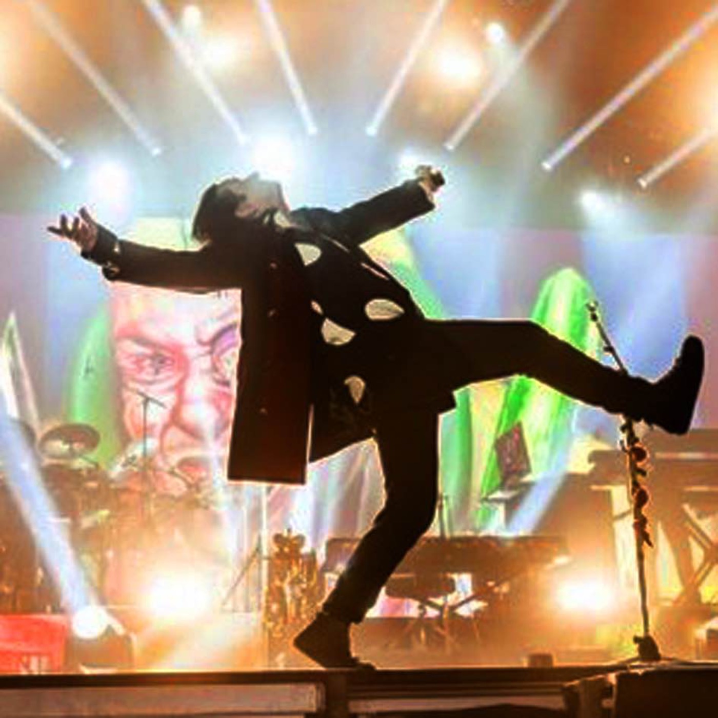 Between You And Me - A Podcast About Marillion