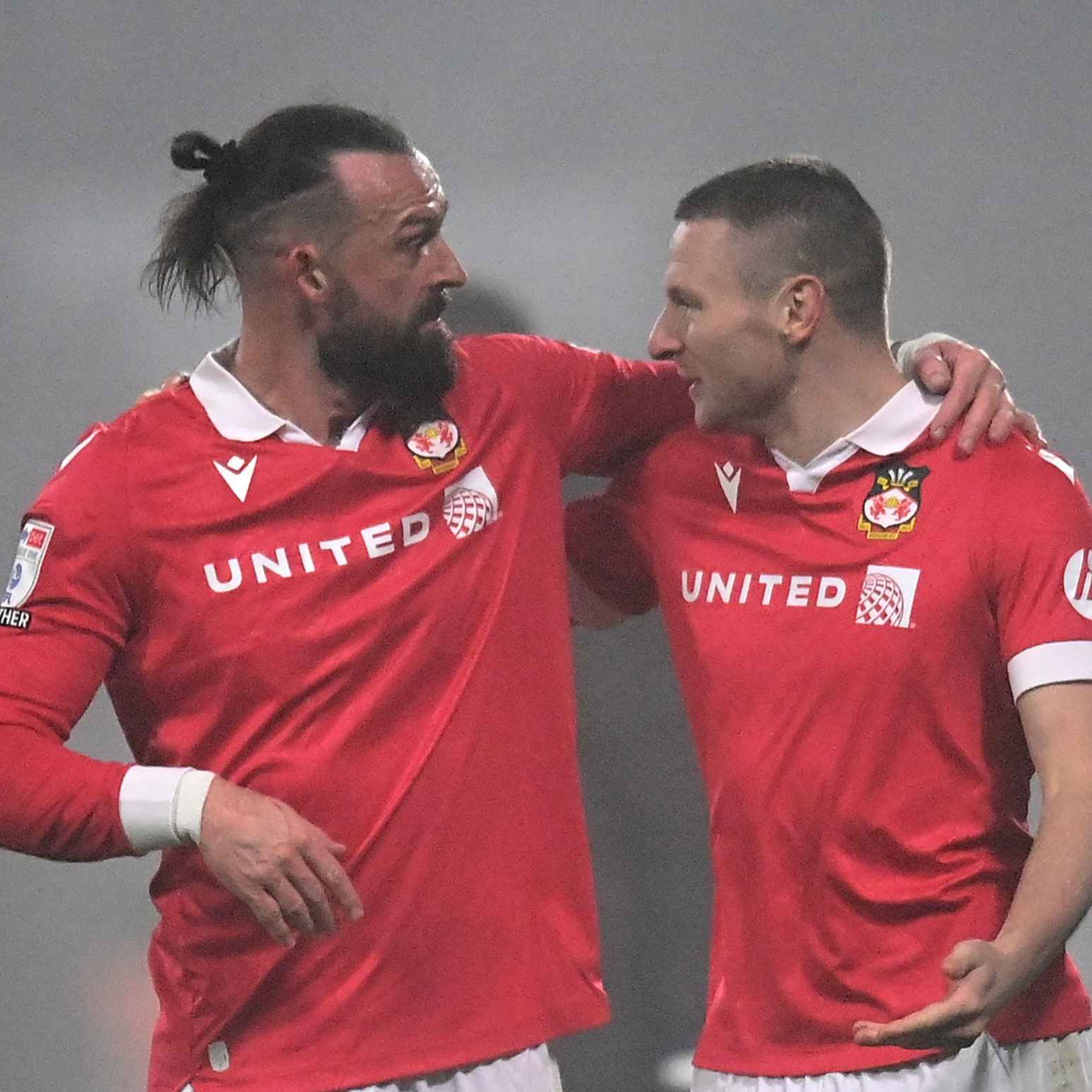 Episode 251 - Saying goodbye to Wrexham AFC heroes PLUS why are away days so expensive?