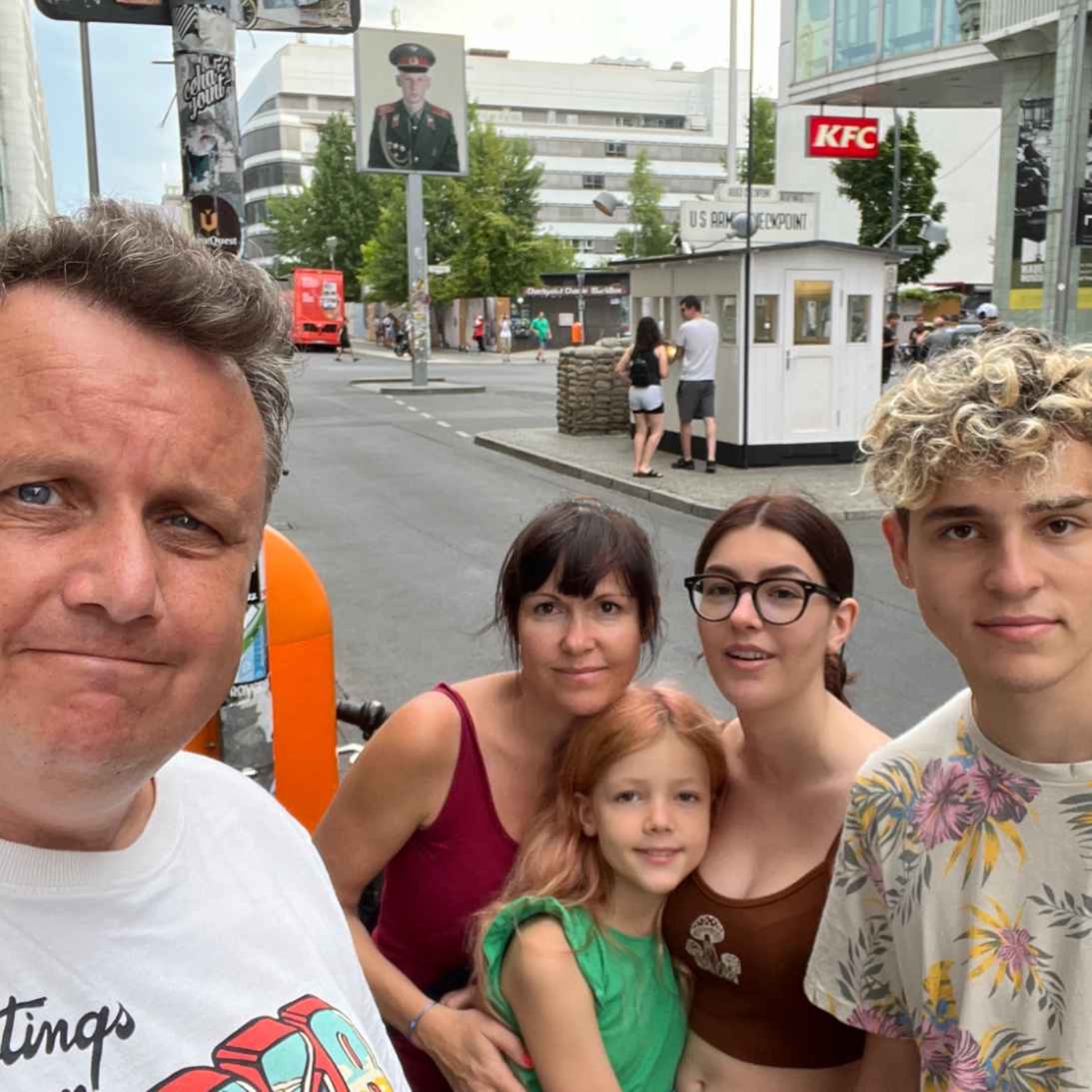 #HAWSTL 114 - Berlin diaries, toe nails, car rants & the fridge