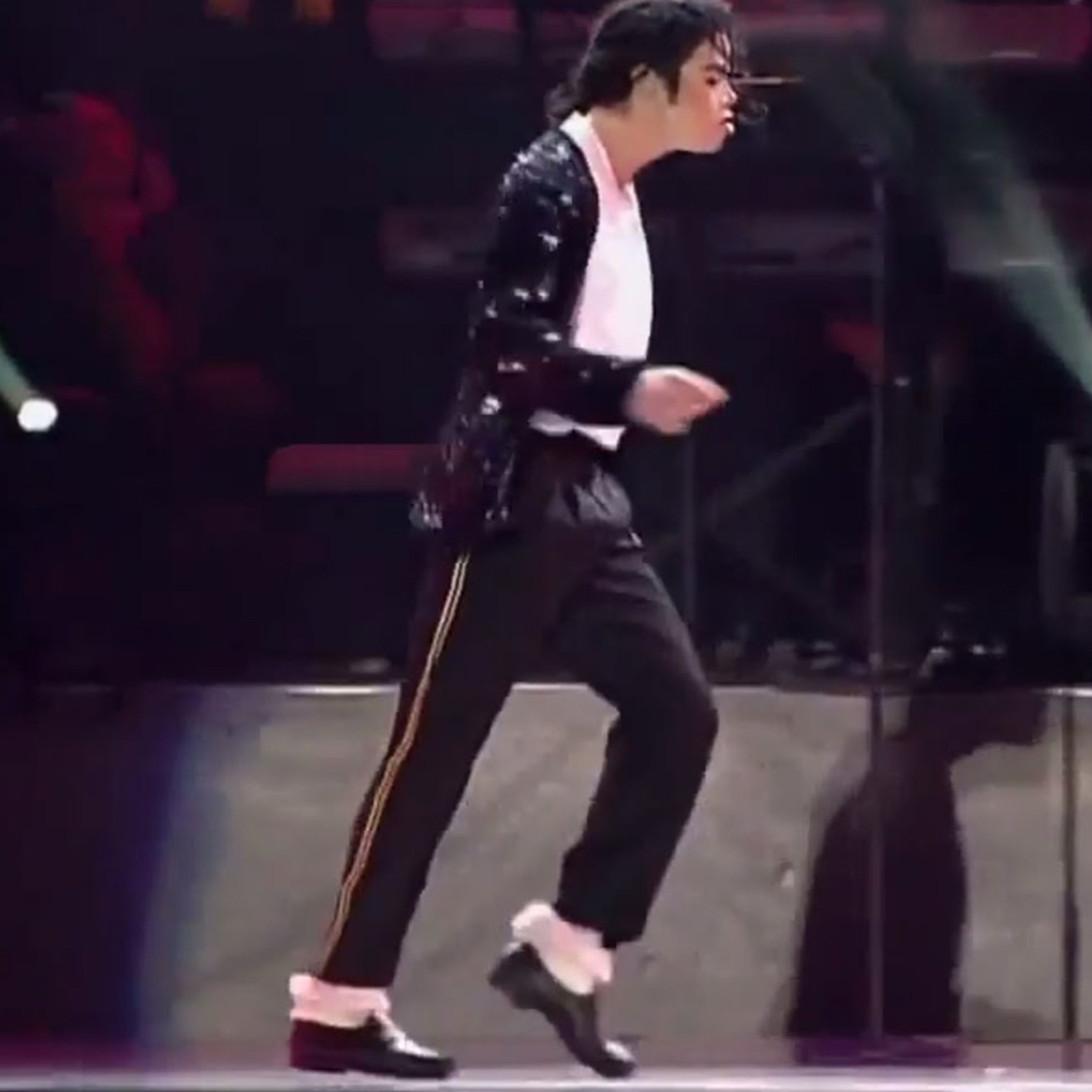 C'est arrivé le 16 mai 1983 : histoire du "moonwalk", la danse signature de Michael Jackson