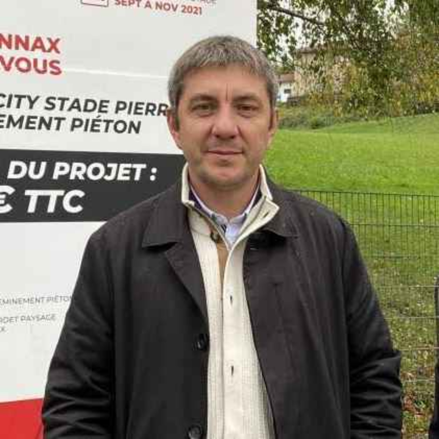 Au monument aux Morts d'Oyonnax, les soldats bientôt remplacés
