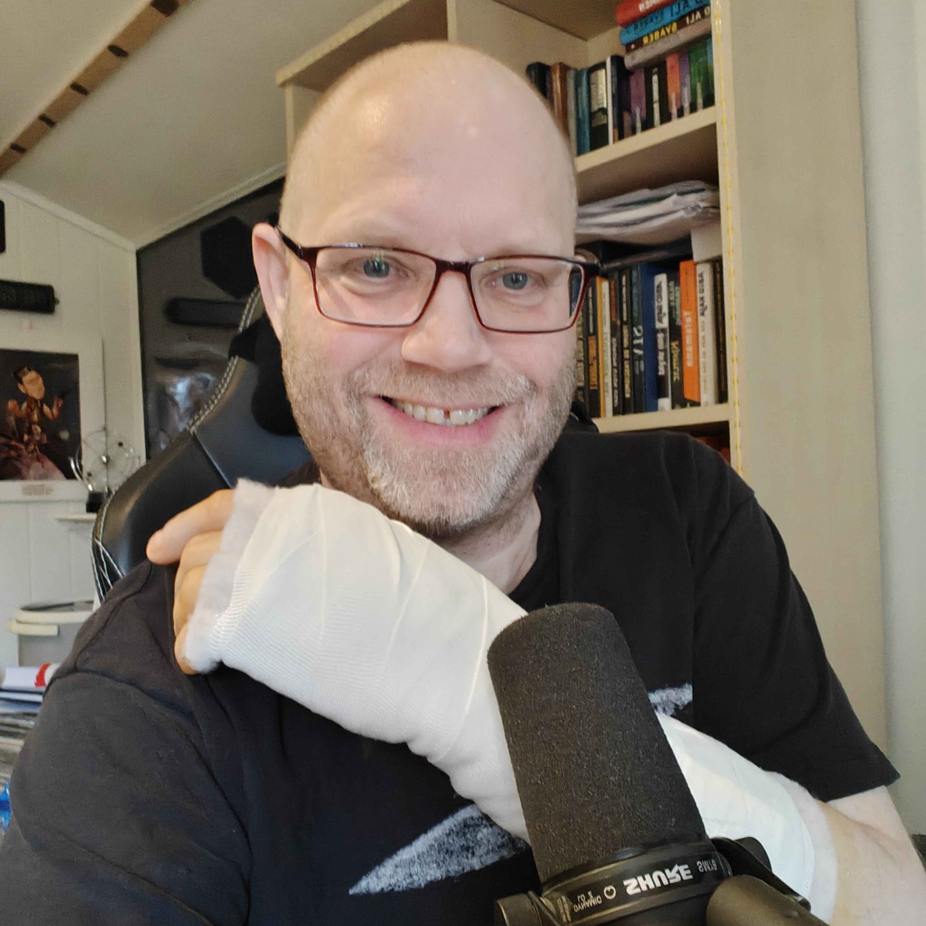 #546 Enarmet banditt!