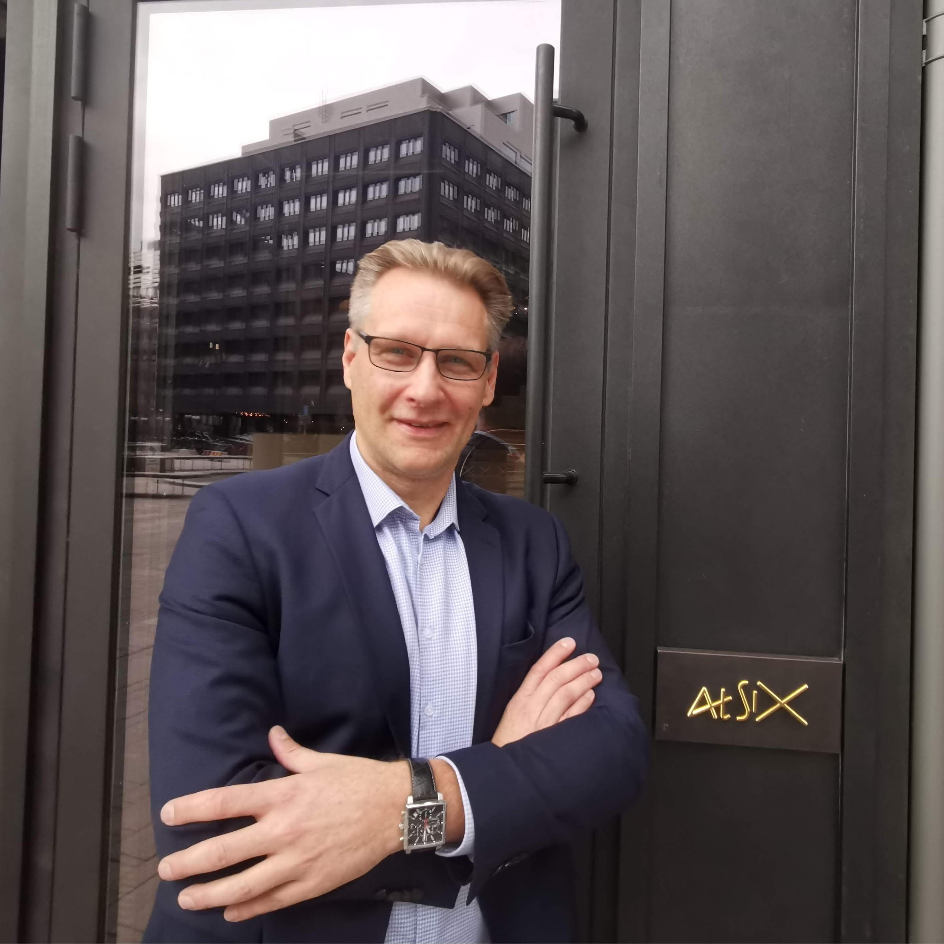 Sam Holmberg blir chef över Petter Stordalens lyxhotell i Sverige