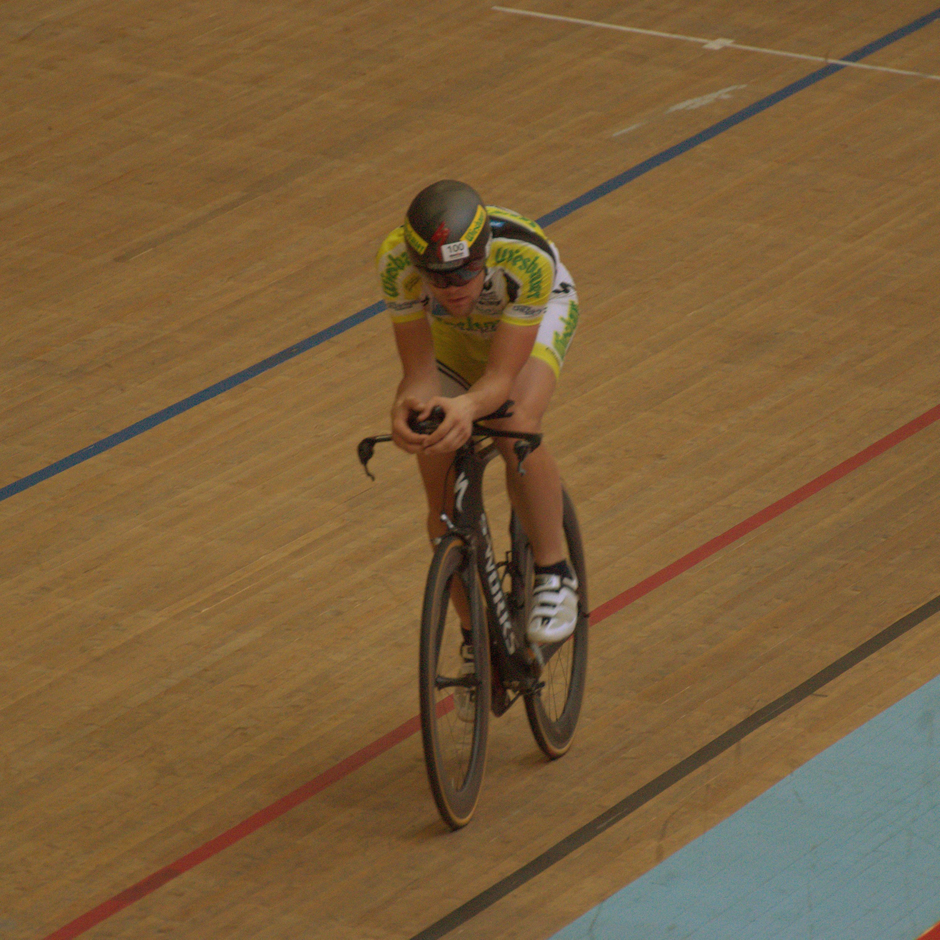 Christoph Strasser's Indoor 24 Hour Record Attempt Postponed episode artwork