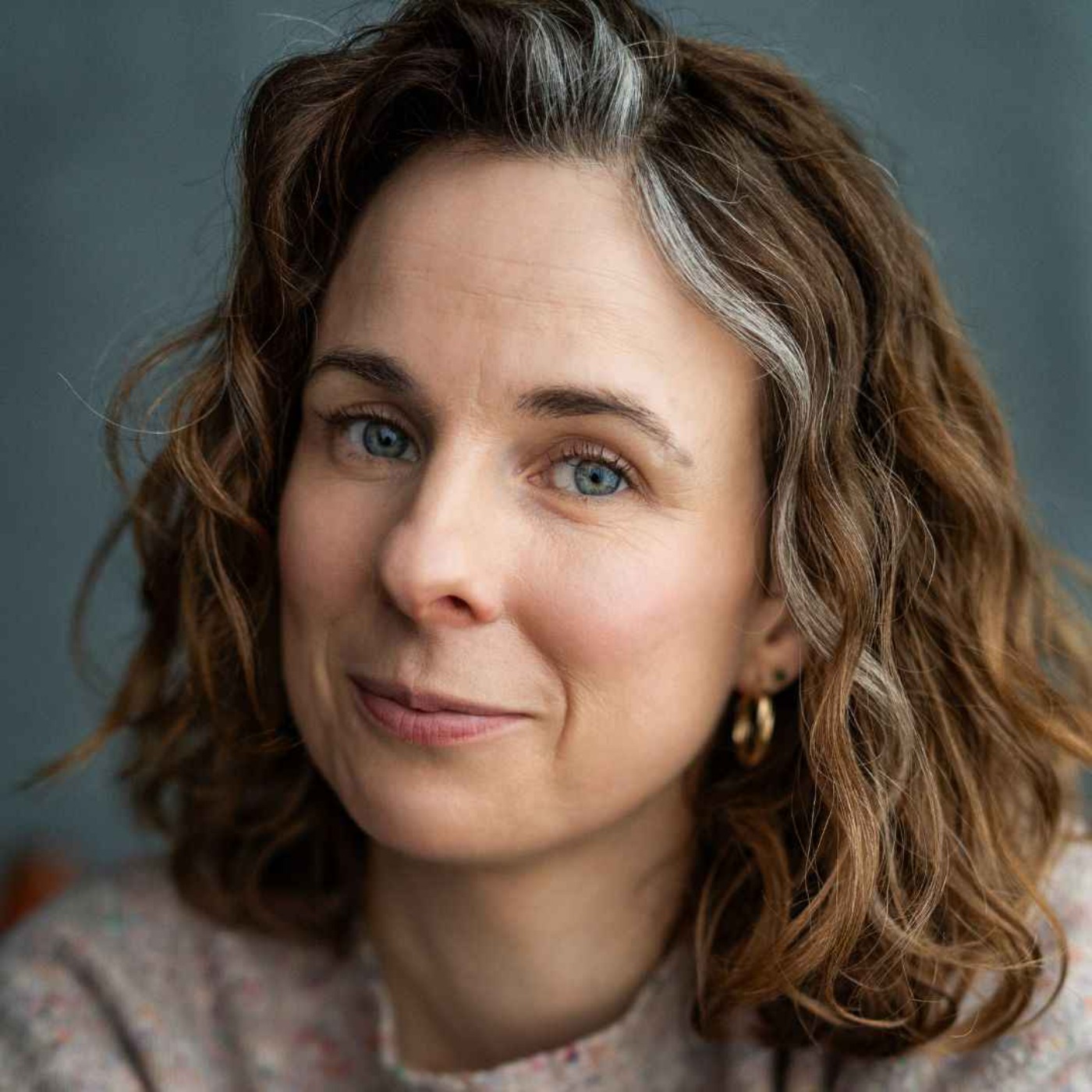 331: Cariad Lloyd on grief, writing, and problematic face painting