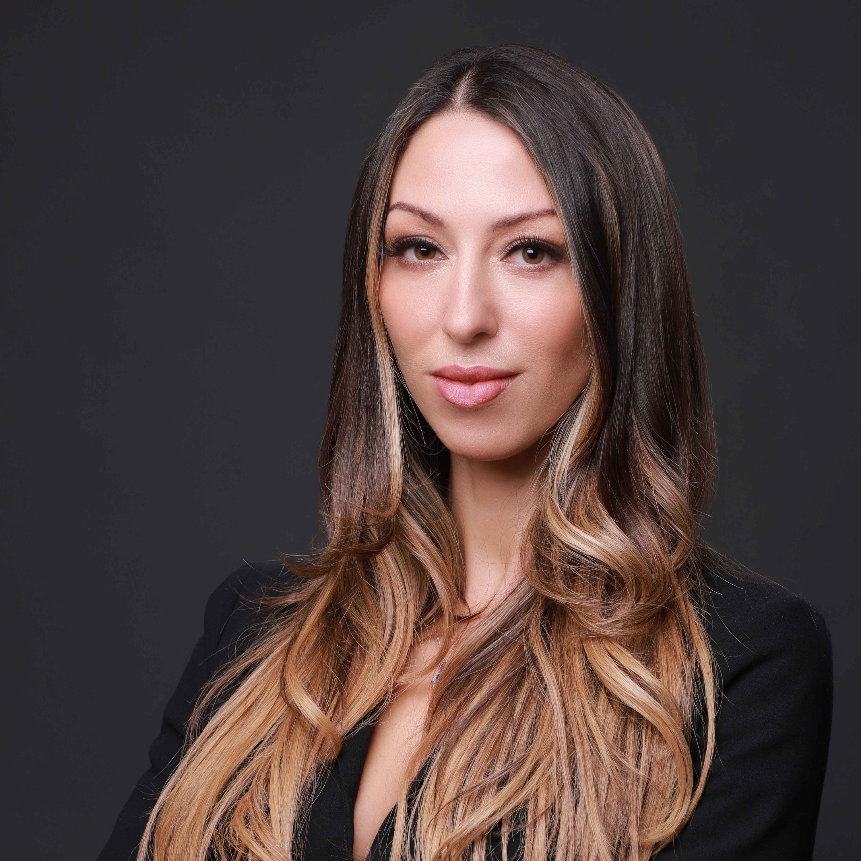She Directs:  Overcoming Hollywood'S Gender Bias - 1wgh8t6