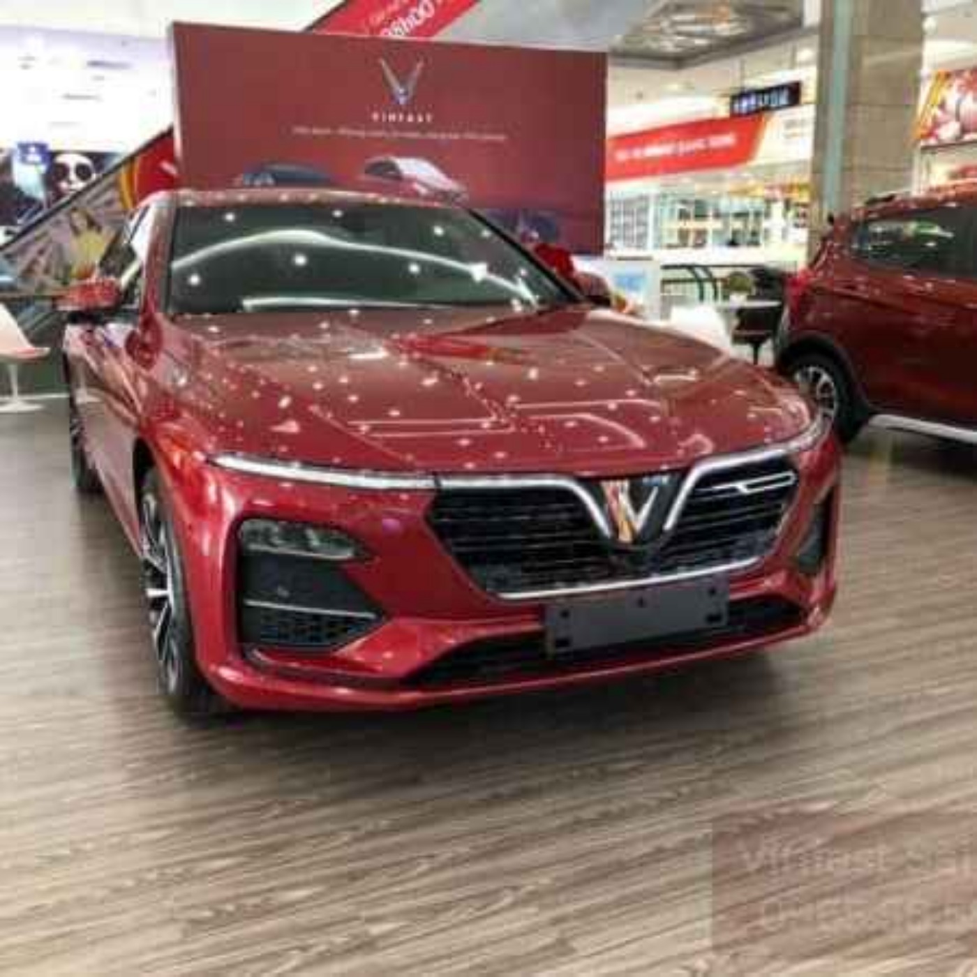 Bảng giá lăn bánh xe VinFast Lux A2.0 2021