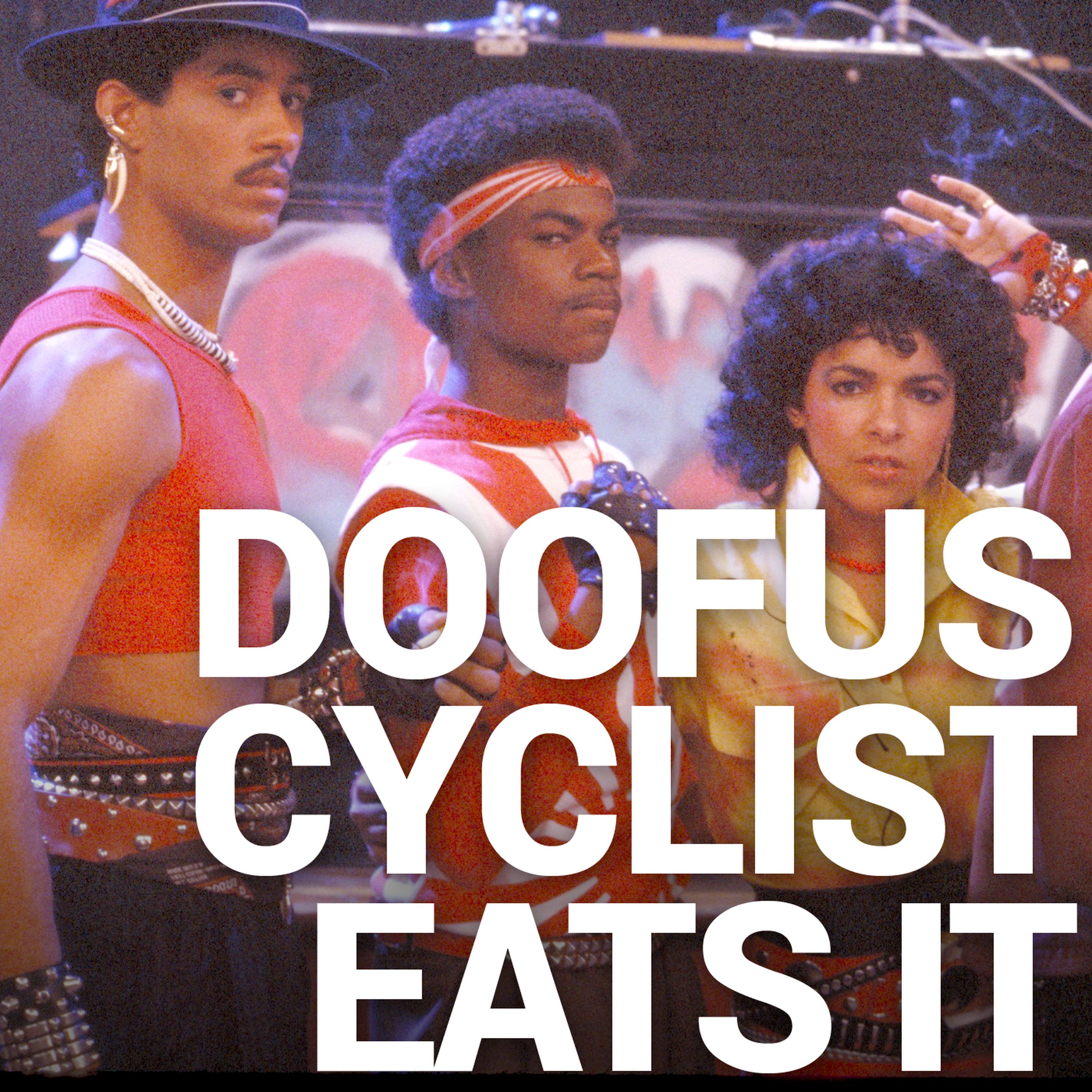 Doofus Cyclist Eats it