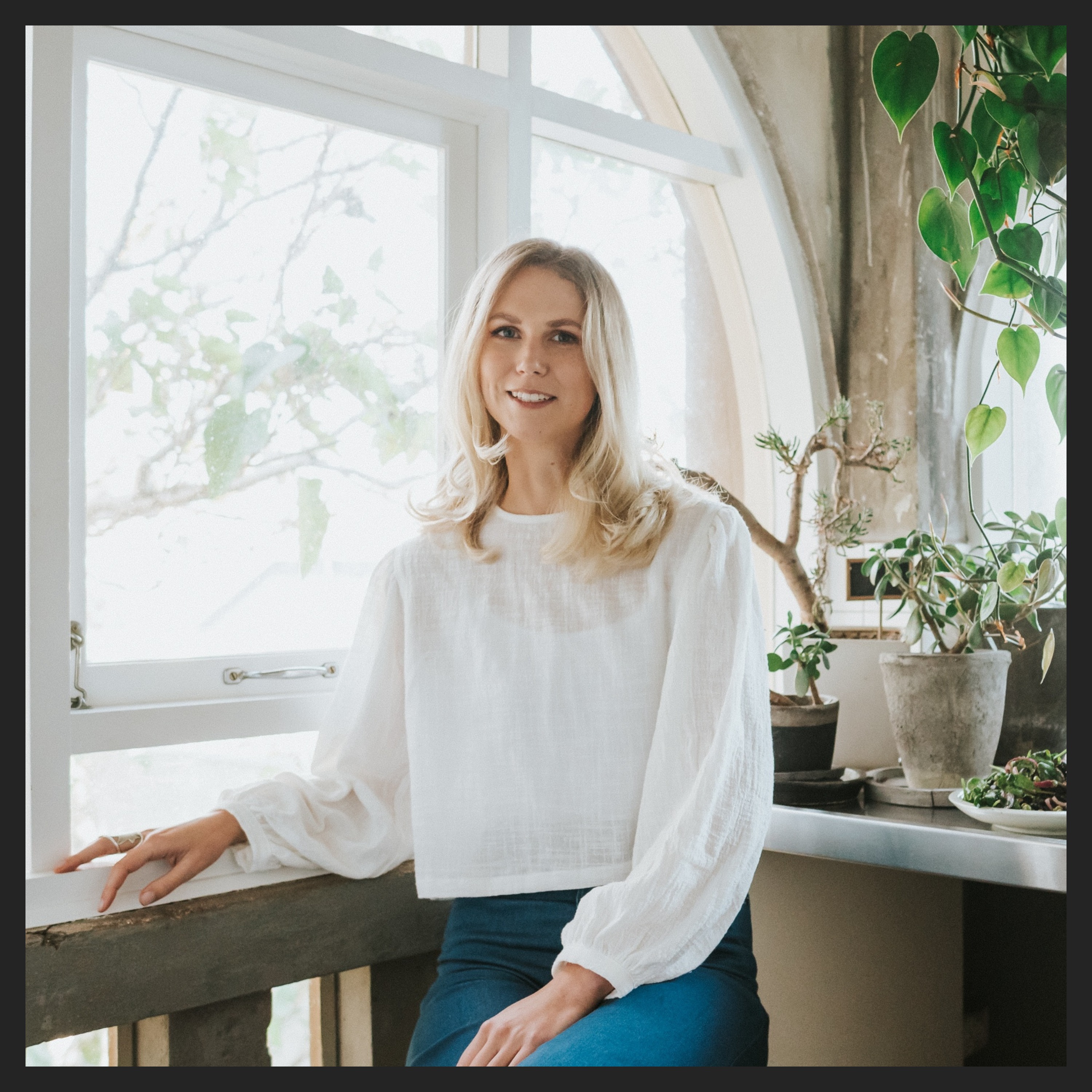 #286 Why looking at your Poo is key to understanding your health with Dr Emily Leeming