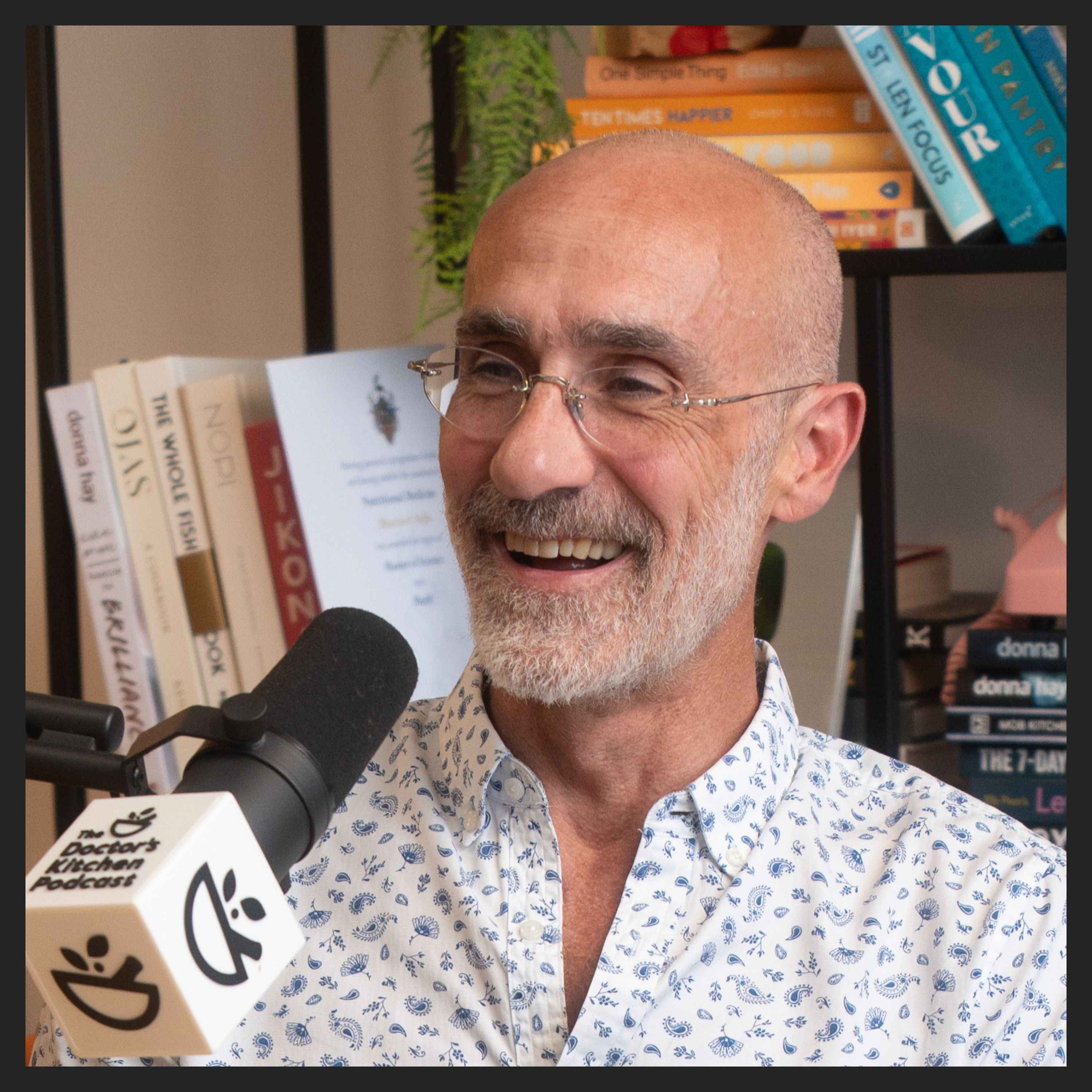 The 3 macronutrients of happiness and how to build them into your life |  Professor Arthur Brooks episode artwork