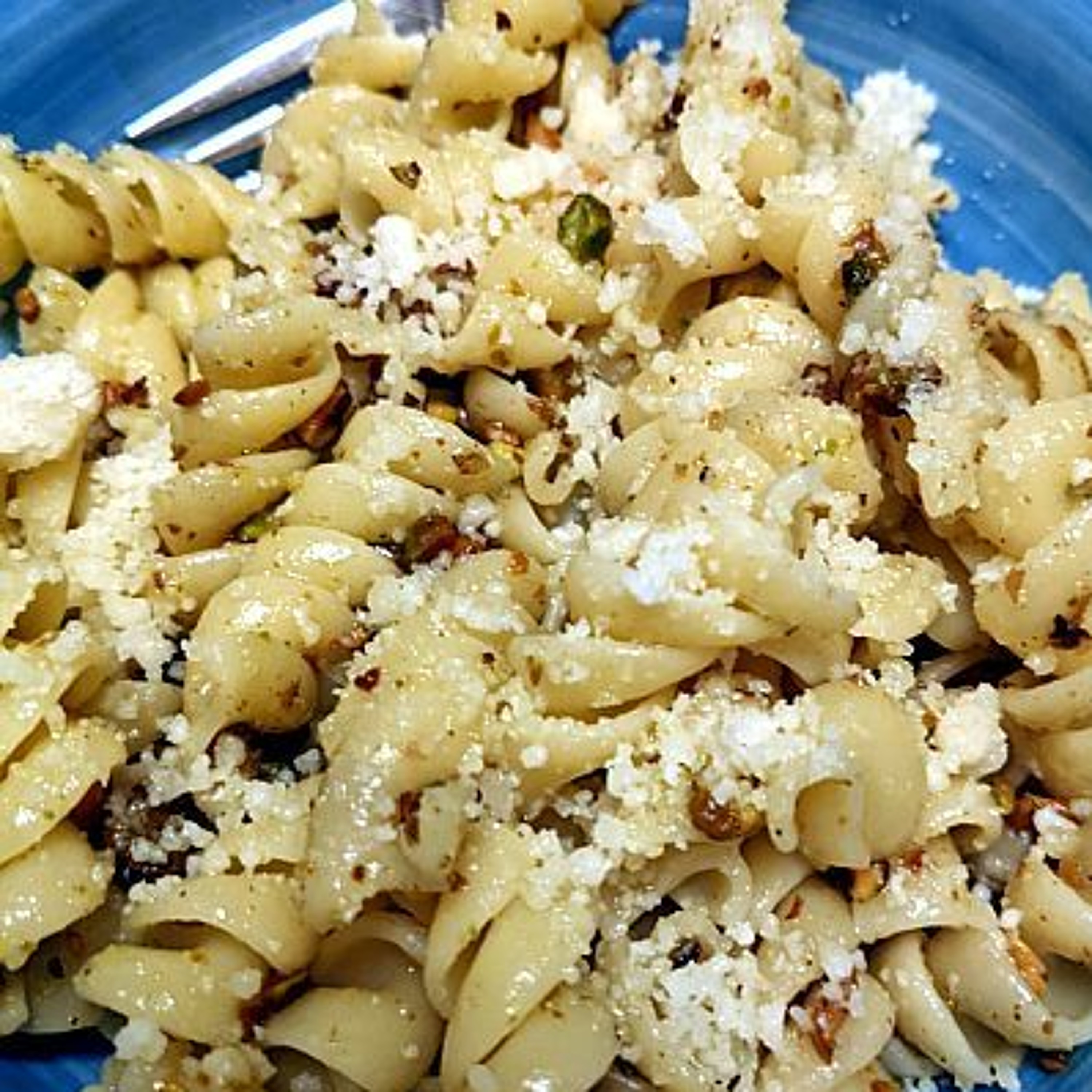 Pasta with Fried Garlic & Toasted Nuts ("Pistachio Pasta") : A Cookalong Original