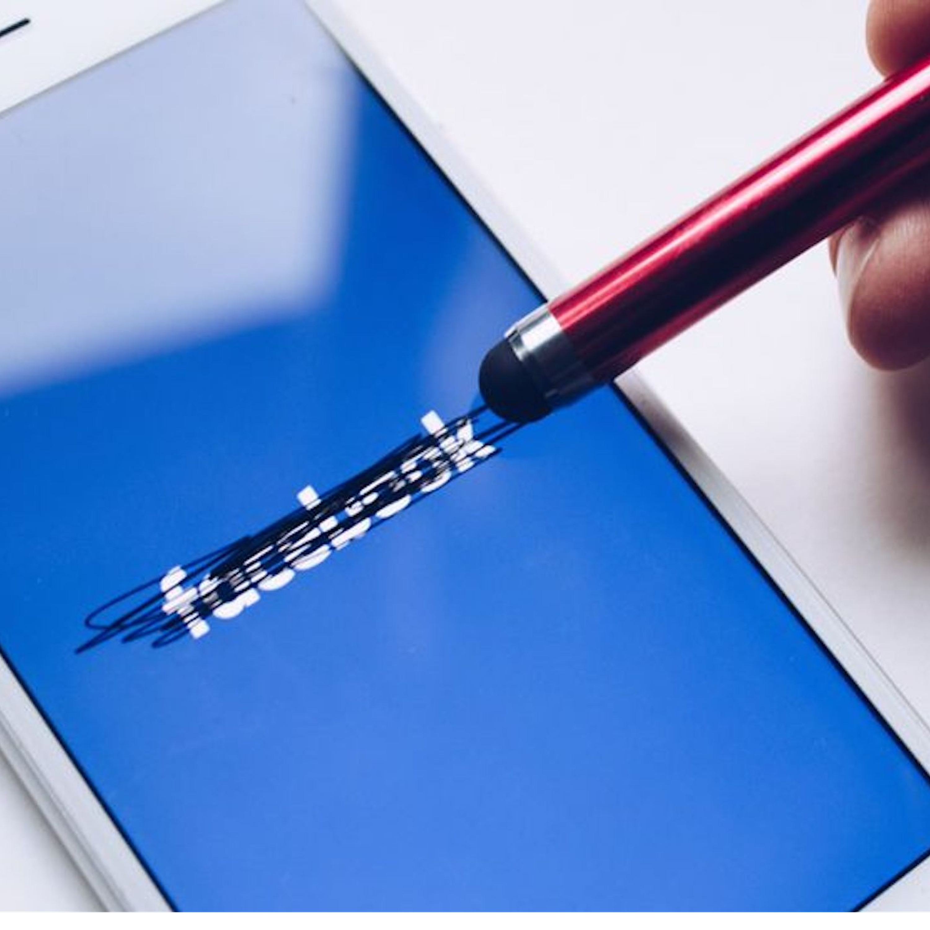 En trois mois, Facebook a désactivé 1,3 milliard de faux comptes