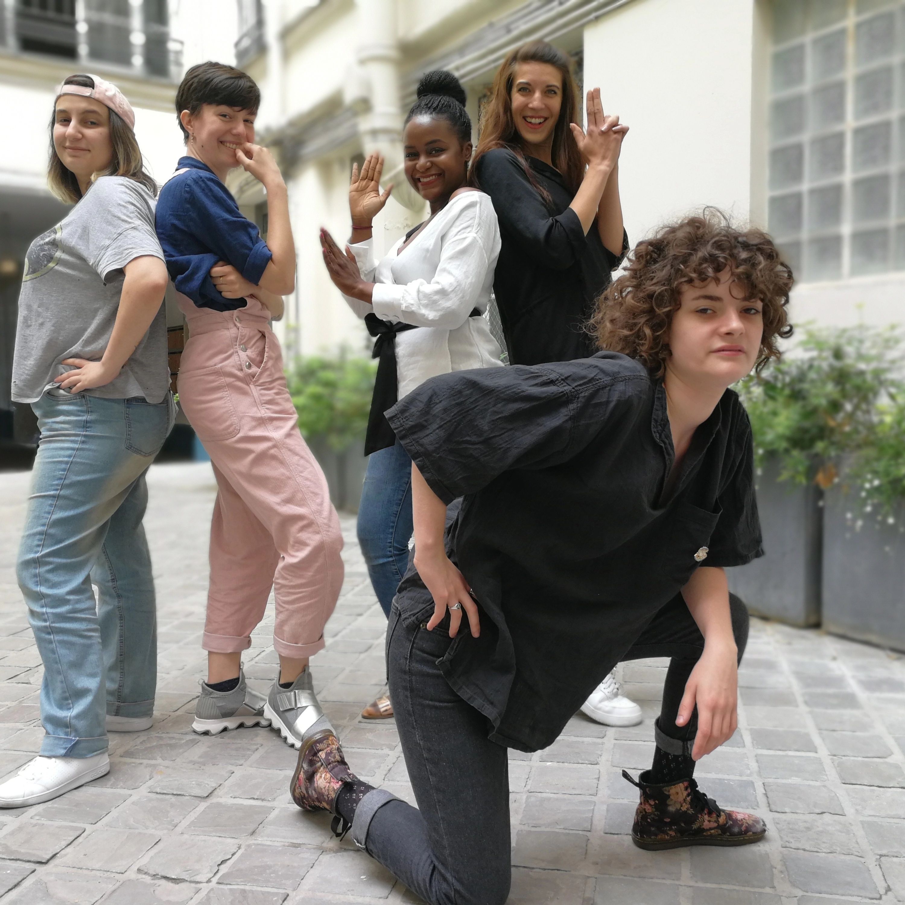 FAQ YouTube Squad — Elise, Mymy, Manu, QueenCamille et Charlie répondent à vos questions