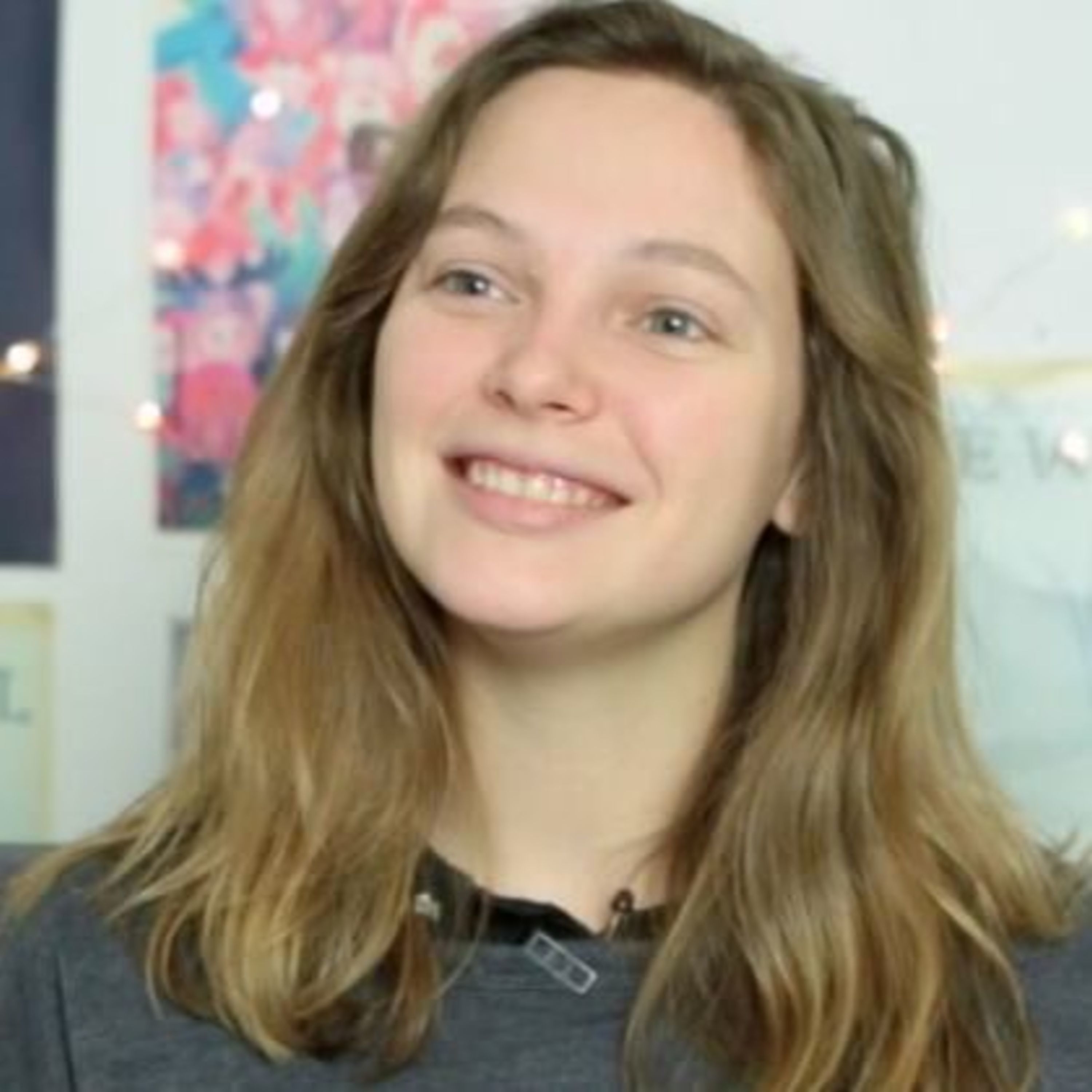 Présidentielles - Nina sillonne la France pour « Le Verre Politique »