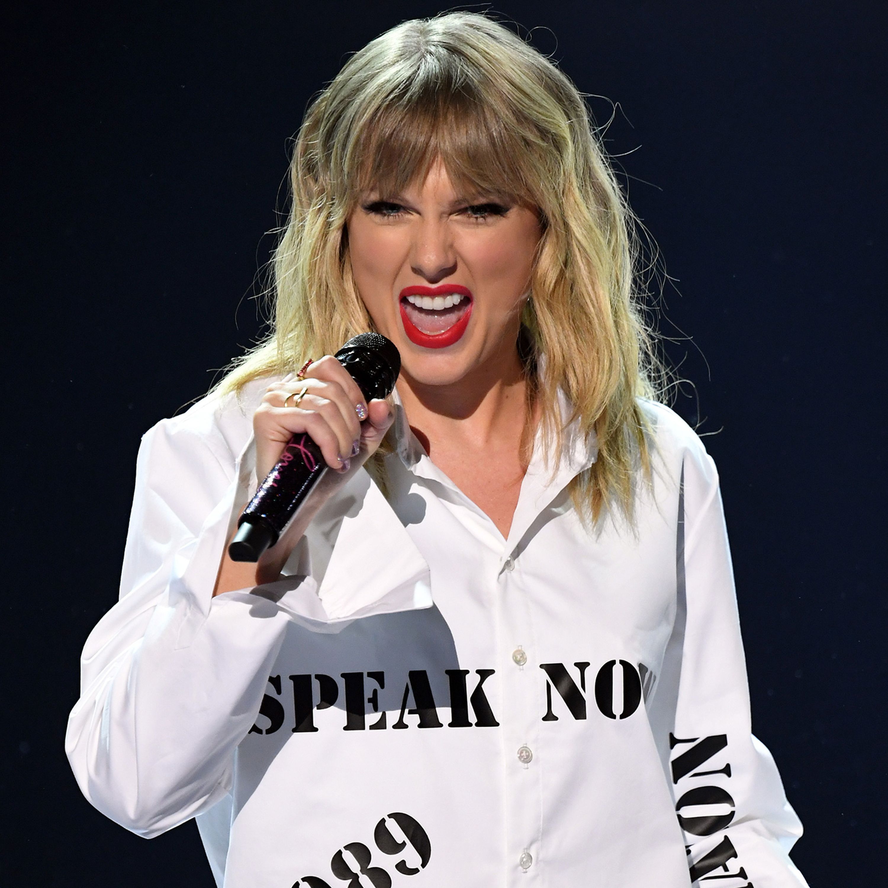 Why Taylor Swift is taking on the music industry