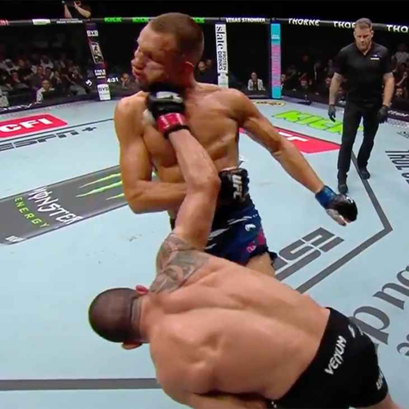 Reinier De Ridder vs Robert Whittaker : BORDEL !