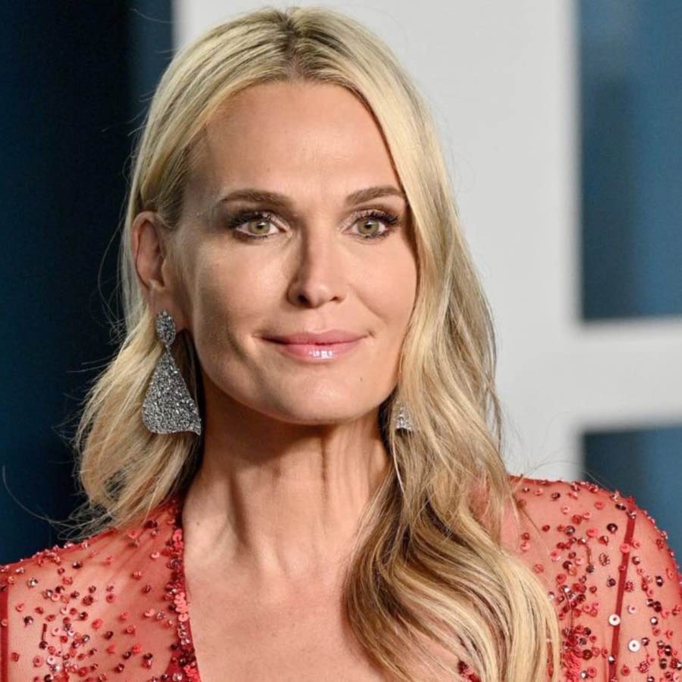 YSE Beauty with Molly Sims