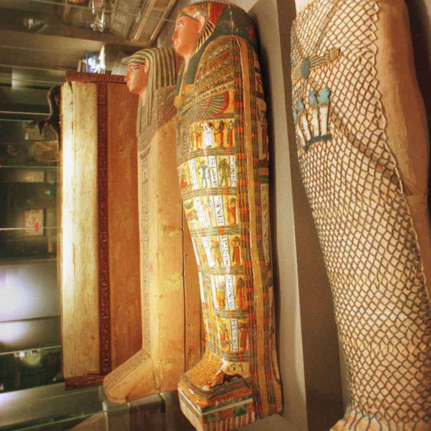 Ancient Egyptian mummies smell 'sweet' and 'spicy'