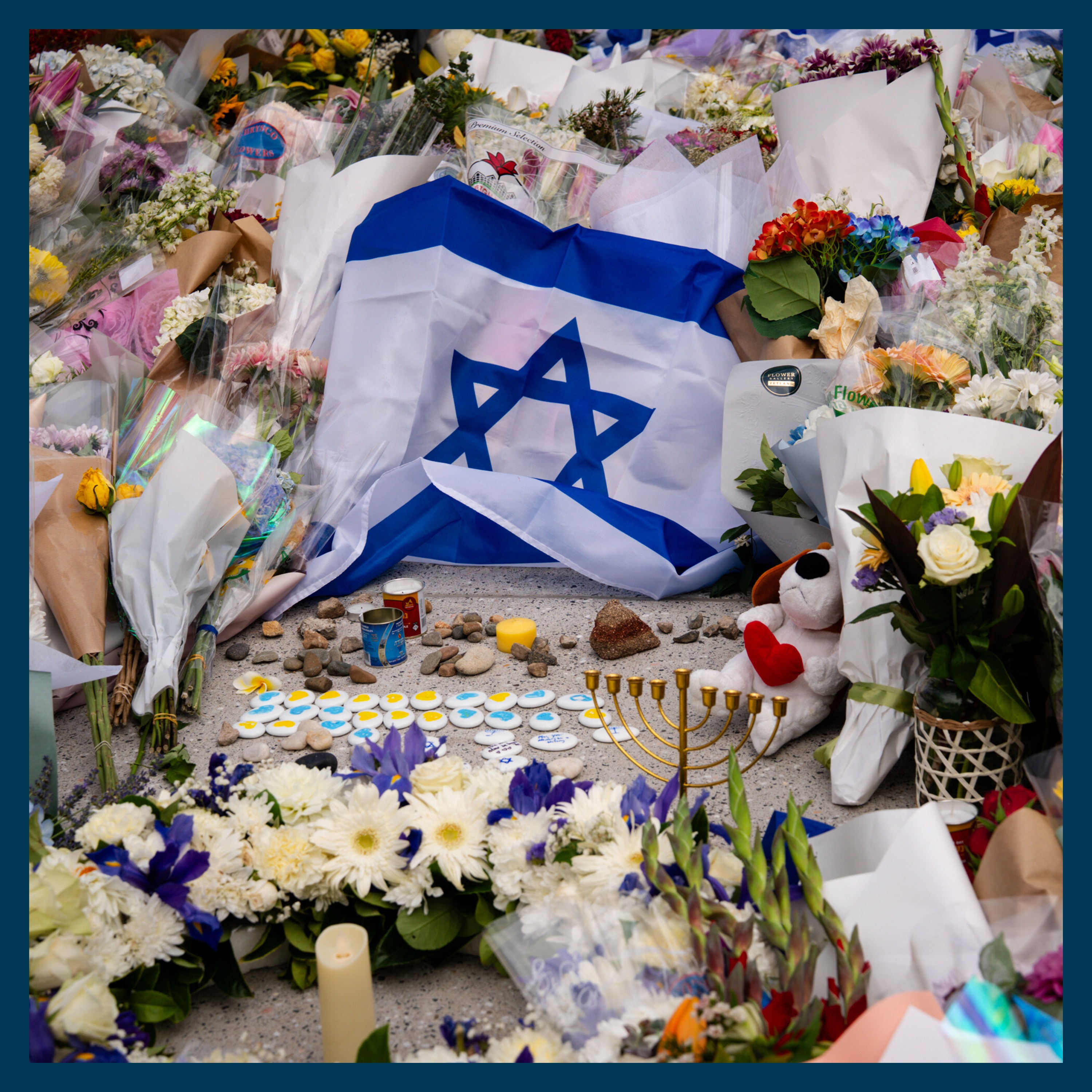 'I walked right into a massacre': how the Bondi attack unfolded