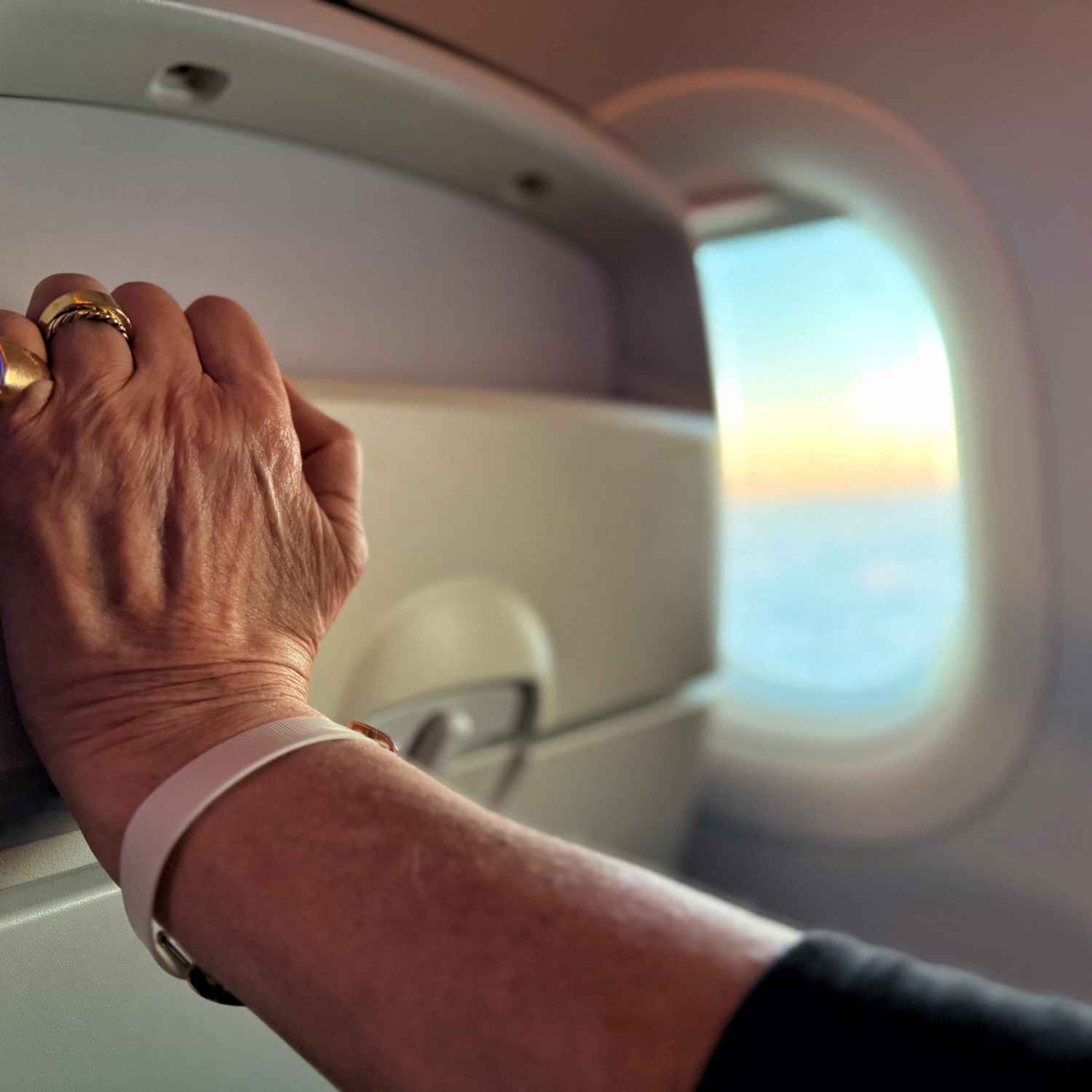 Limerick therapist helps a mum who has a fear of flying episode artwork