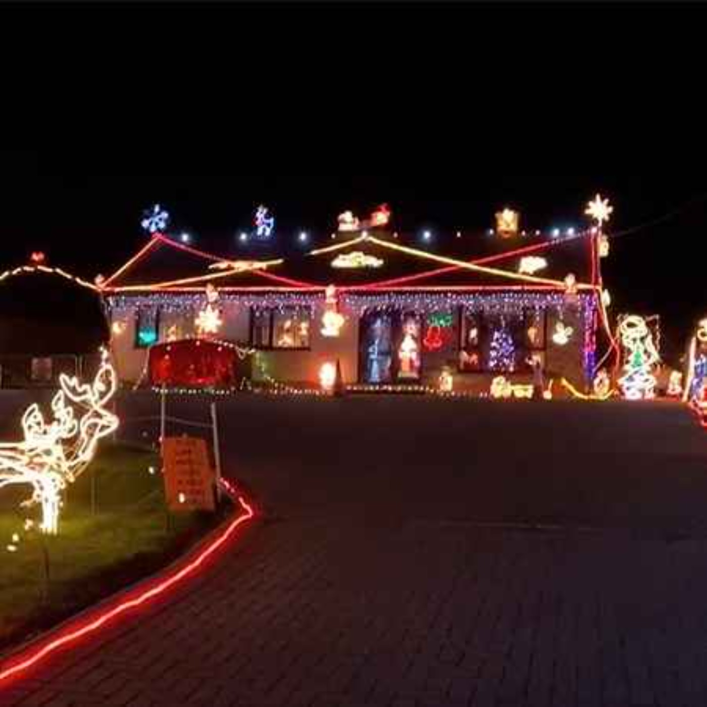 How much did Tony Noonan's Christmas Lights raise? episode artwork