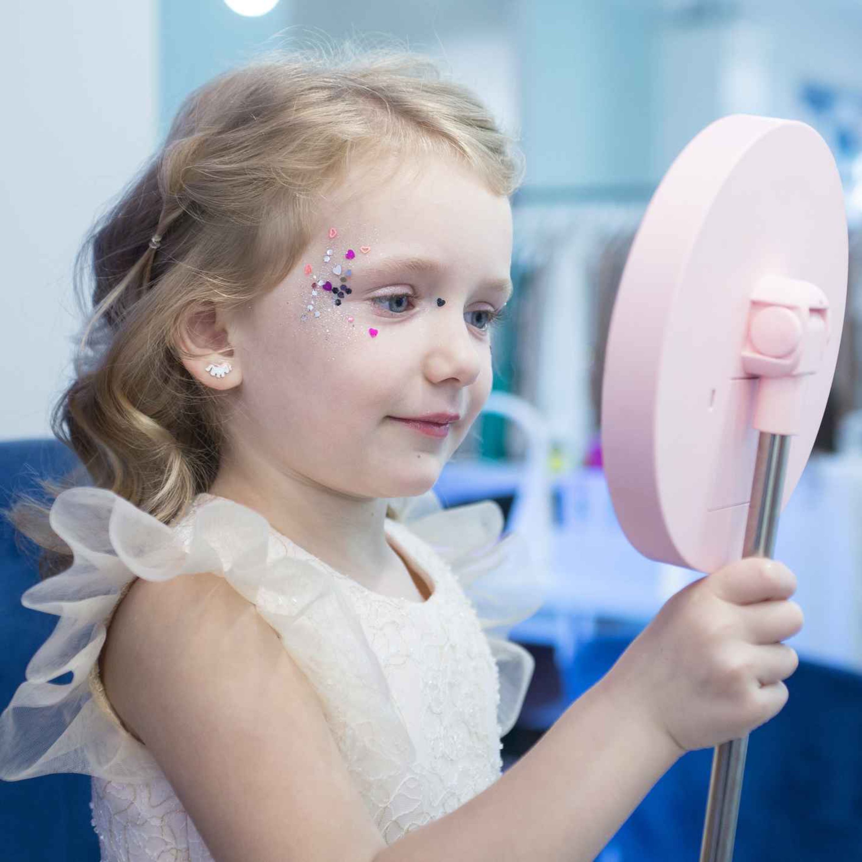 5067: LISTEN¦ Girls as young as 11 are developing anxiety around their appearance and planning future cosmetic procedures - Frank spoke to Save Face campaigner Ashton Collins and ex-showbiz reporter Kim Kelly