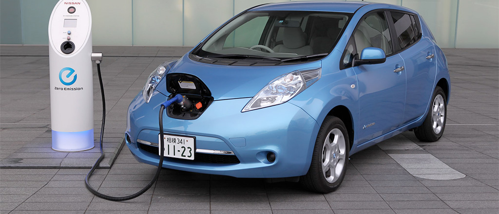 Will Losing the Electric Vehicle Tax Credit Kill Plug-in Cars? - podcast episode cover