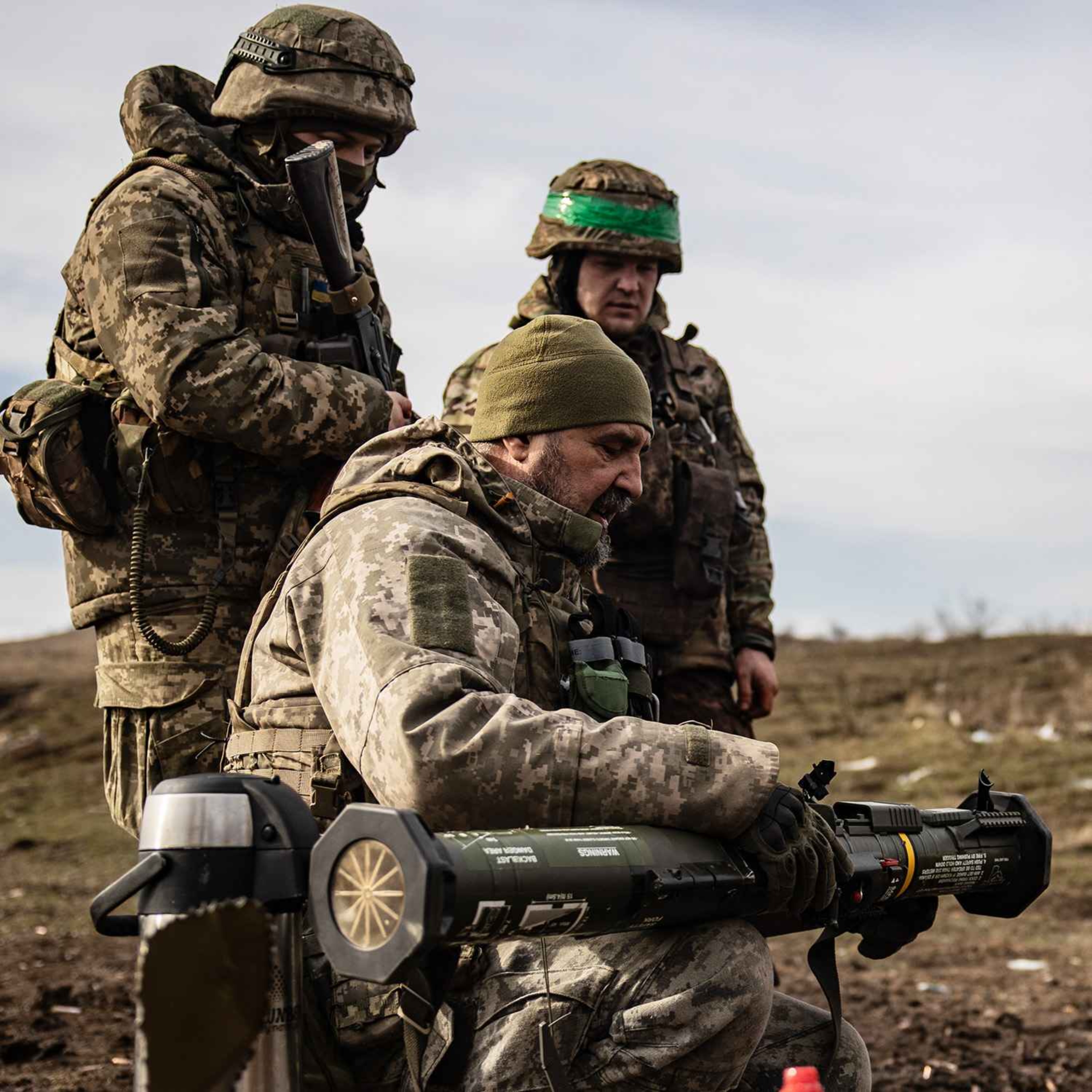 cover of episode Ukraine’s troops surrounded as peace talks begin