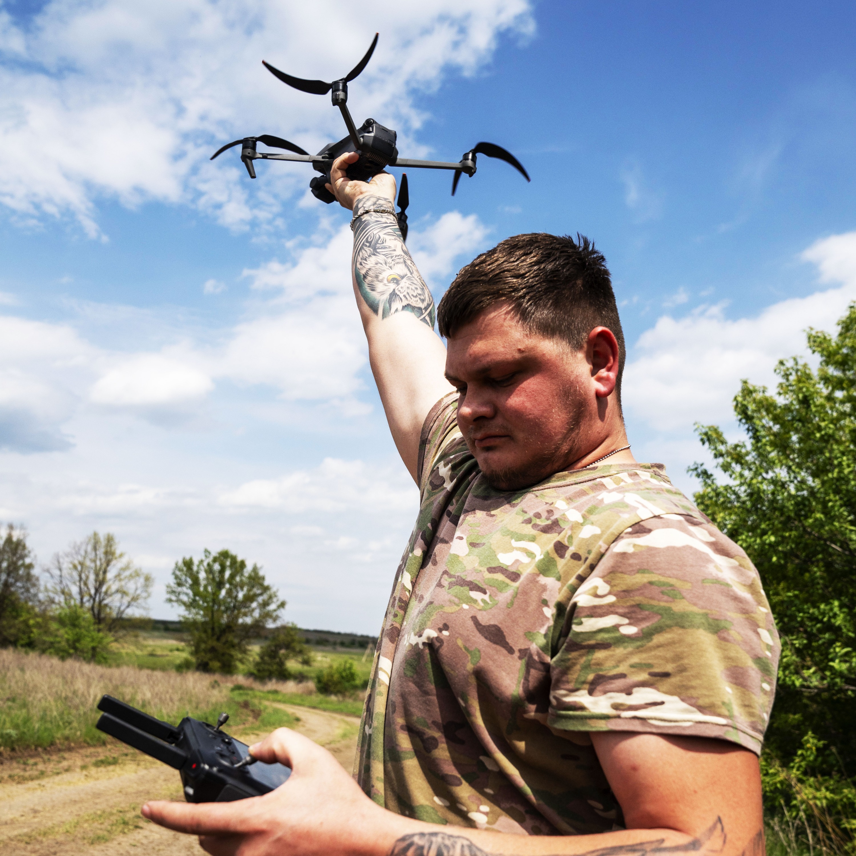 cover of episode Inside Ukraine’s plan to jam - and destroy - Putin’s drones
