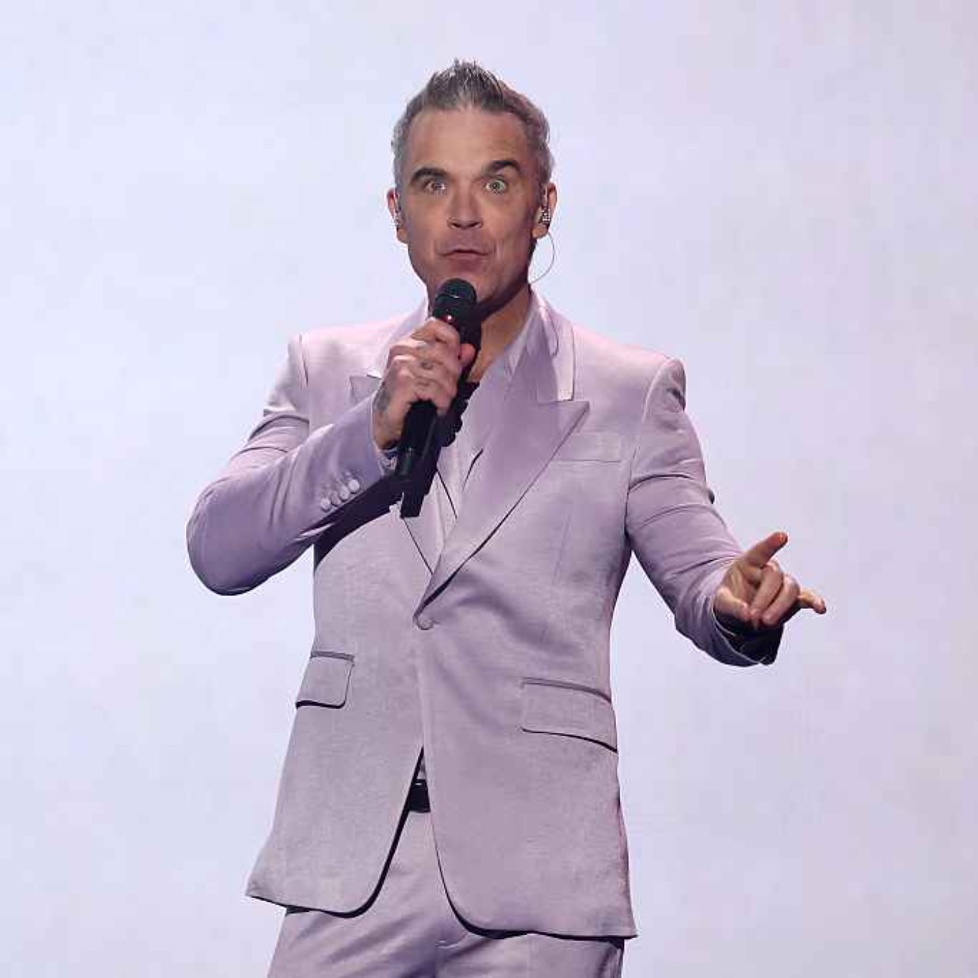 Robbie Williams: Stitching Harry Kane Up, Crazy Thomas Tuchel & Maradonna Impersonator