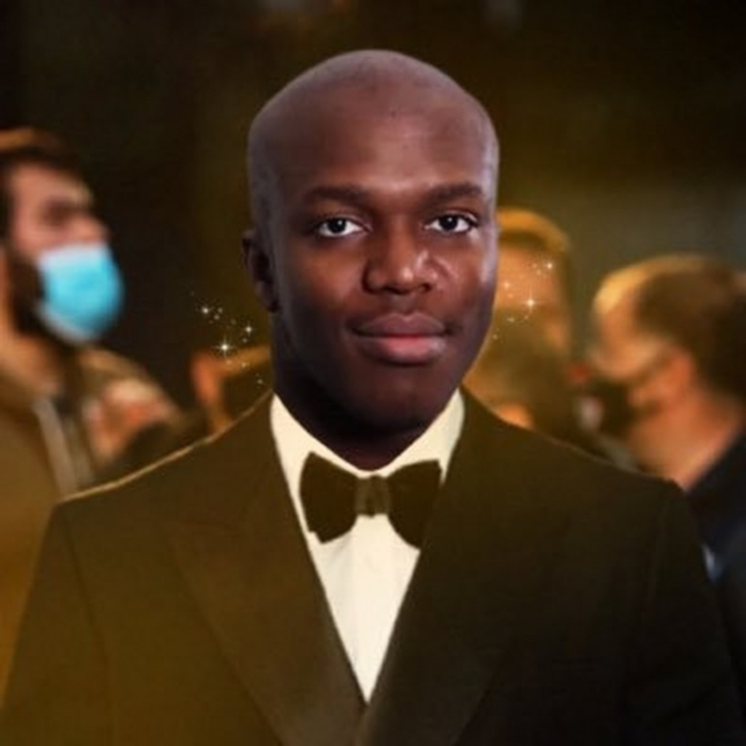 Fashionable Bow-ties, Ese