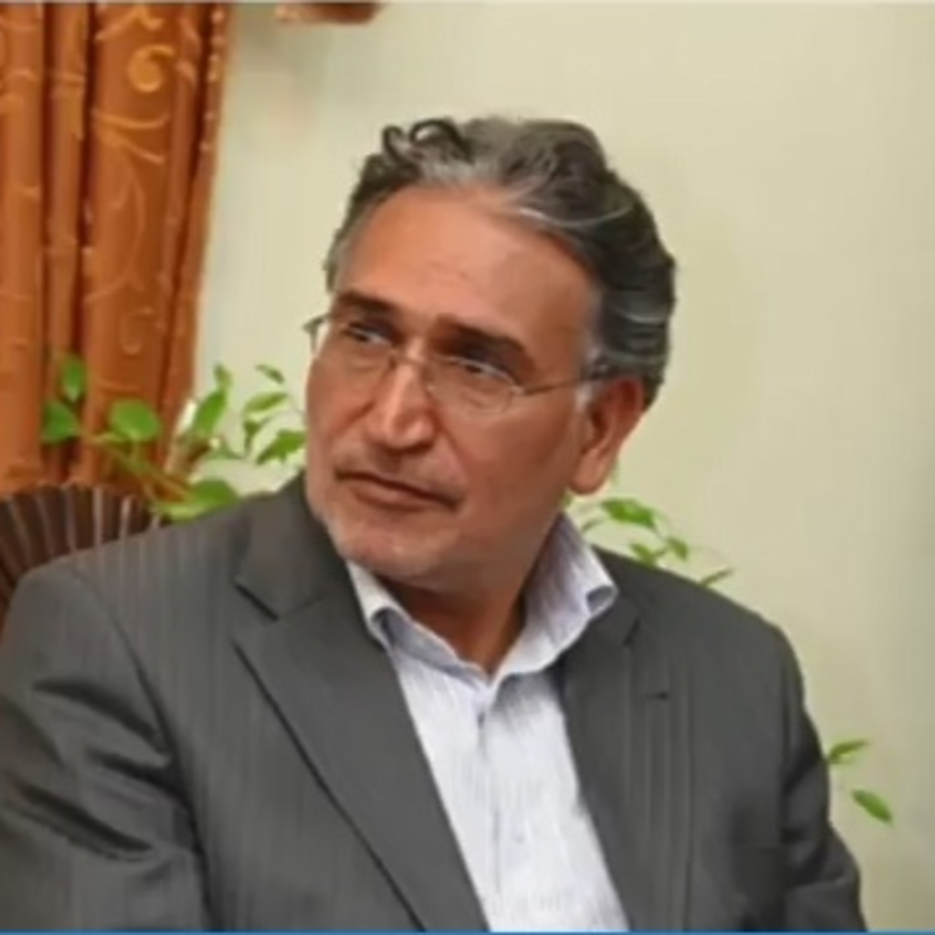 کاور نقد نامه های محمد نوریزاد به خداوند و حضرت علی (ع)
