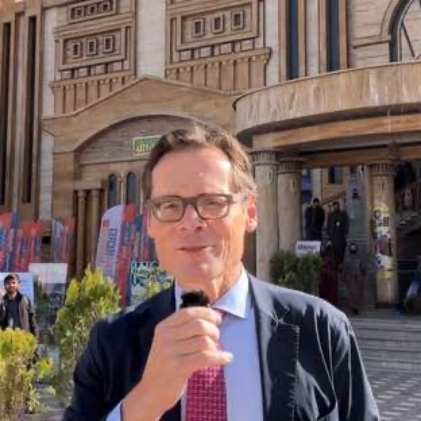 Alltag in Afghanistan: Roger Köppel über eine Gewerbe-Ausstellung in Kabul