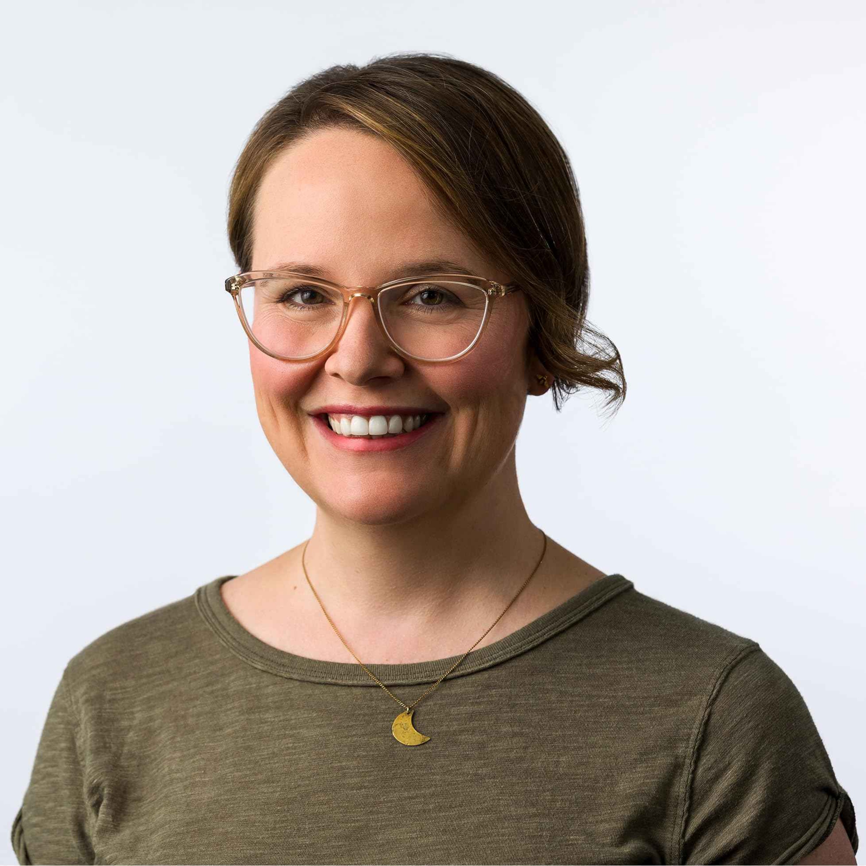 Episode 131: Raina Telgemeier