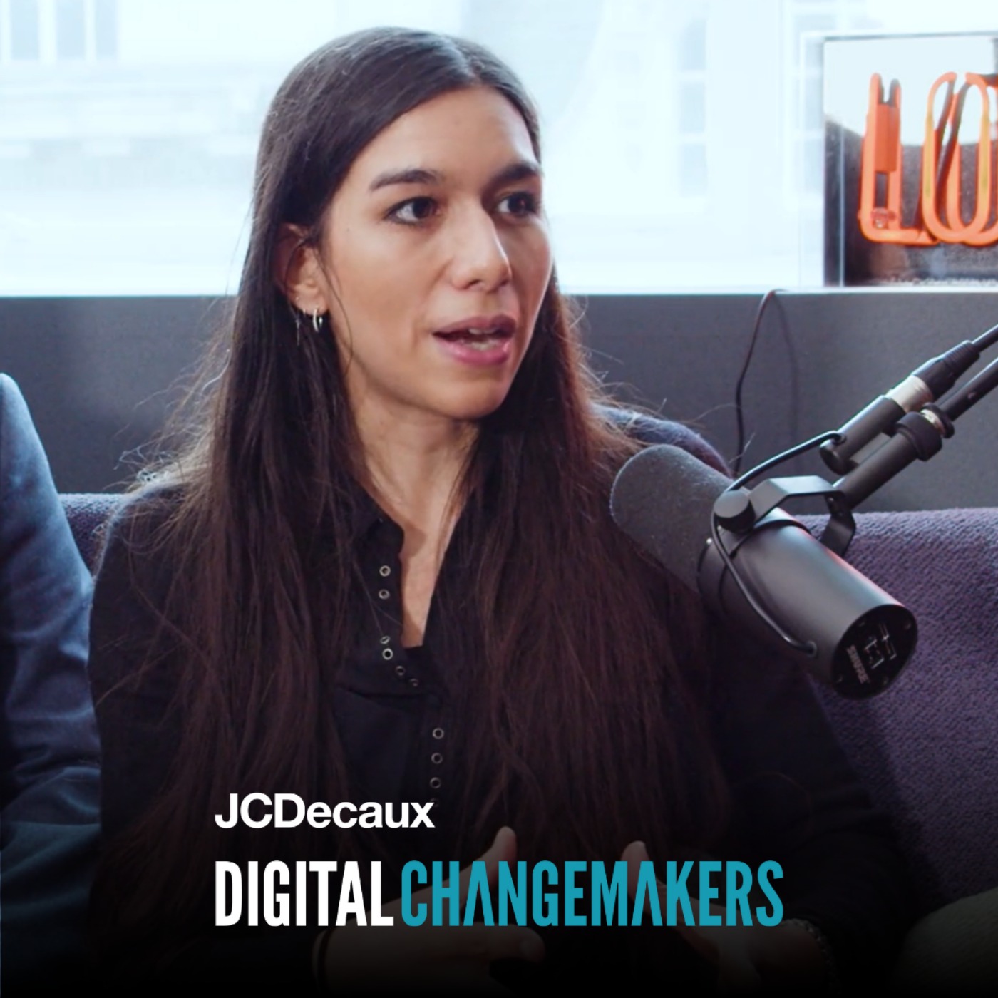 How to make your brand famous with outdoor media.