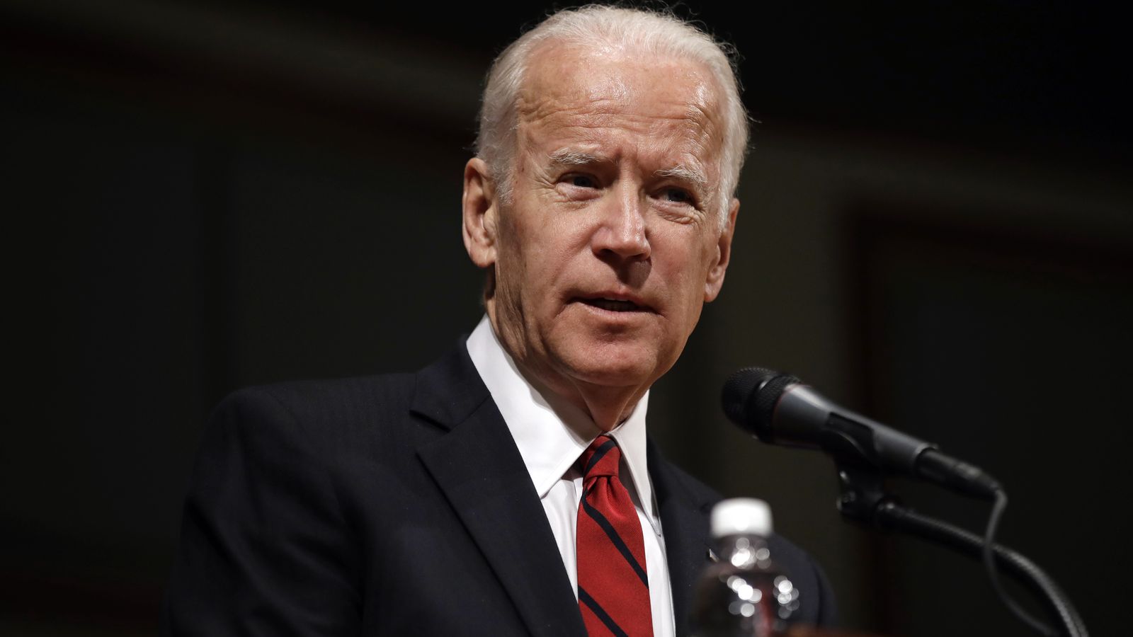 Biden Condemns College Rape, Bernie Crusades for $15 Minimum Wage & Trump Complains About His New Job episode artwork