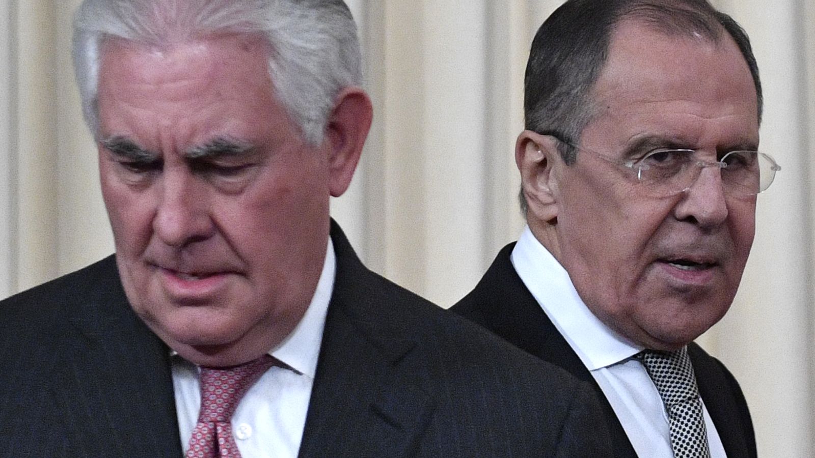 Tillerson in Moscow, Charlie Murphy Passes & Fearless Girl Causing Trouble episode artwork