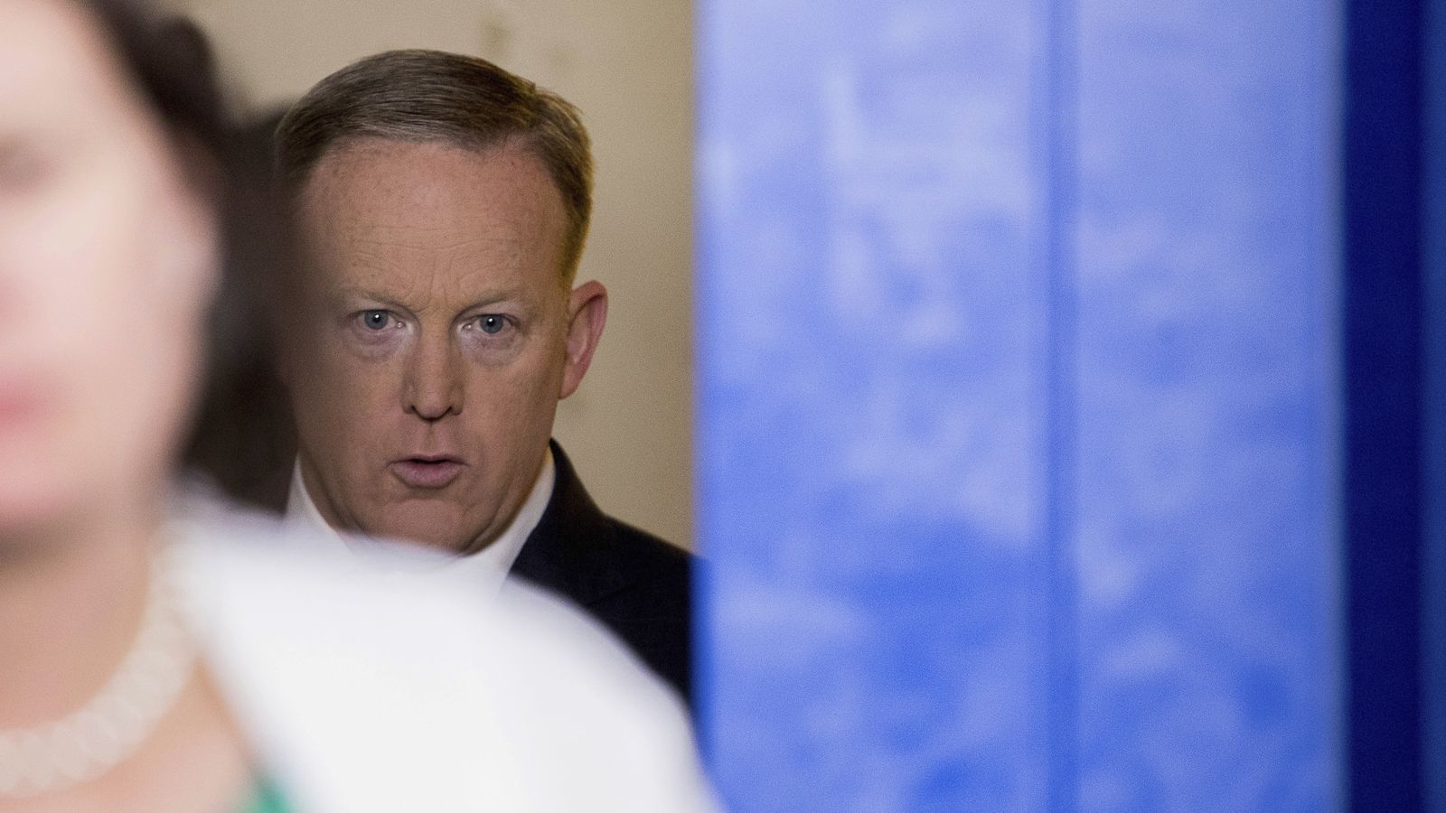 Spicer Hitler Gaffe, Trump's Travel Costs & United Dragging Aftermath episode artwork