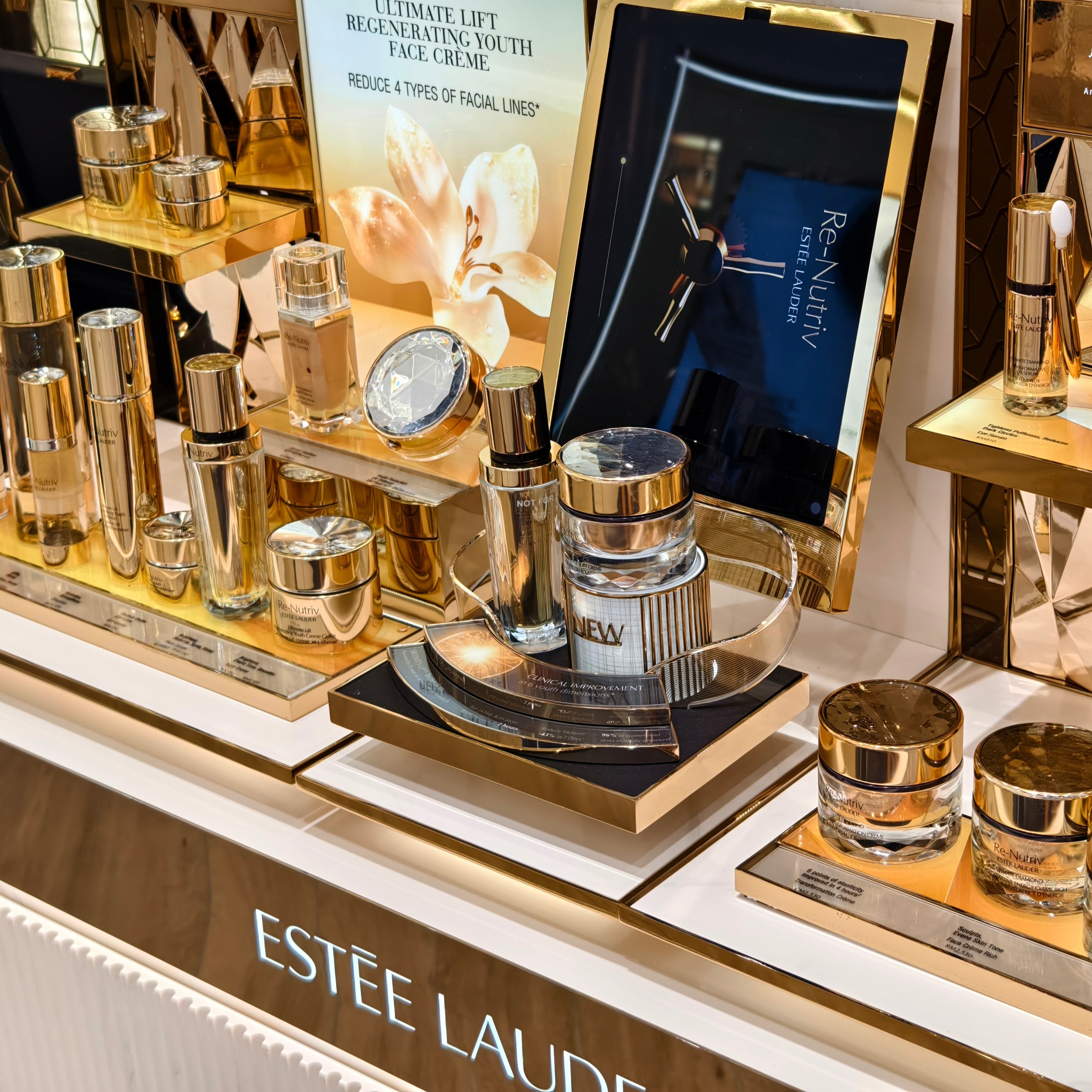 cover of episode Can Estée Lauder Win Over the Modern Beauty Consumer?