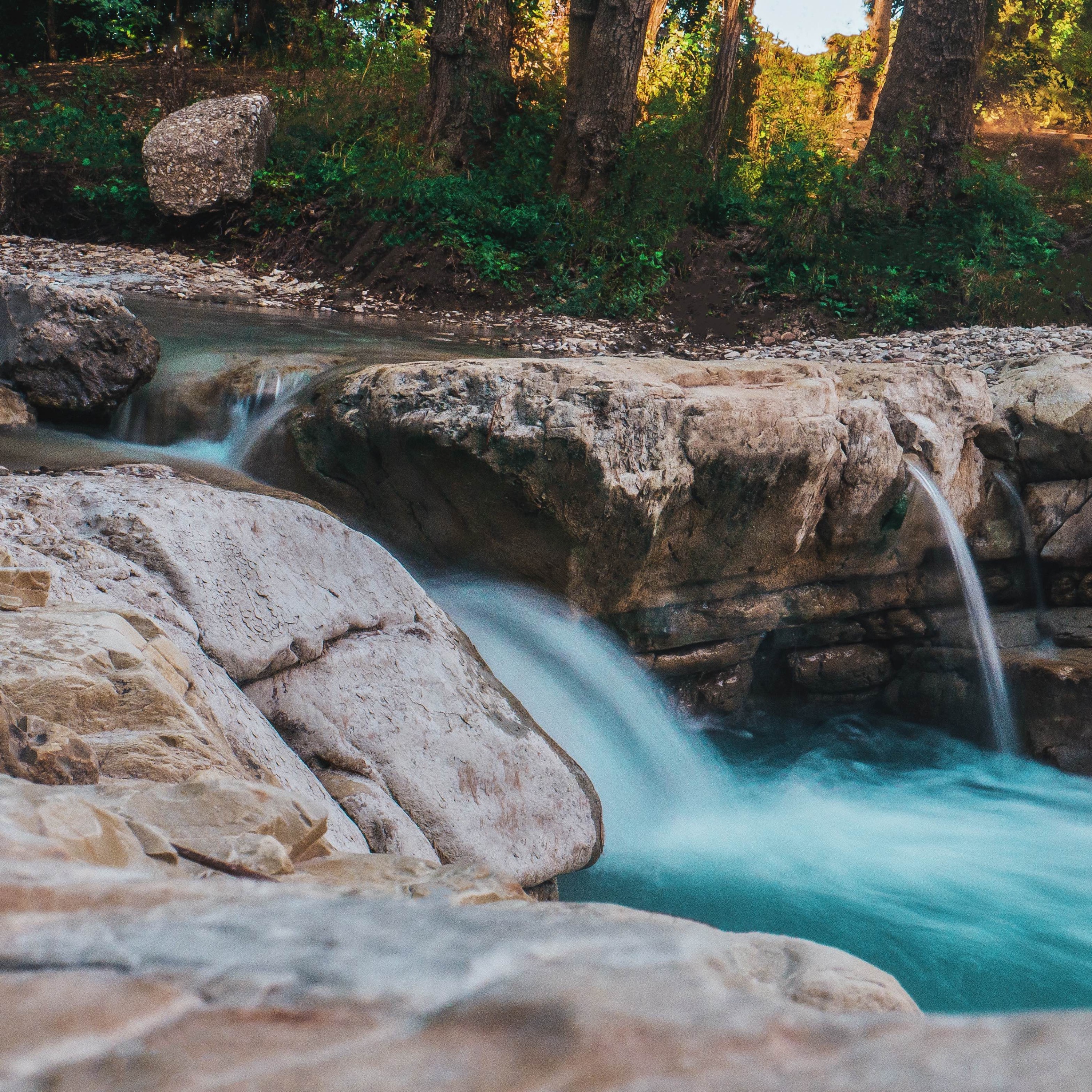 Soothing Flow: Running Water Soft Relaxation Sounds for Deep Sleep, Studying, and Focus - 8 Hours of White Noise