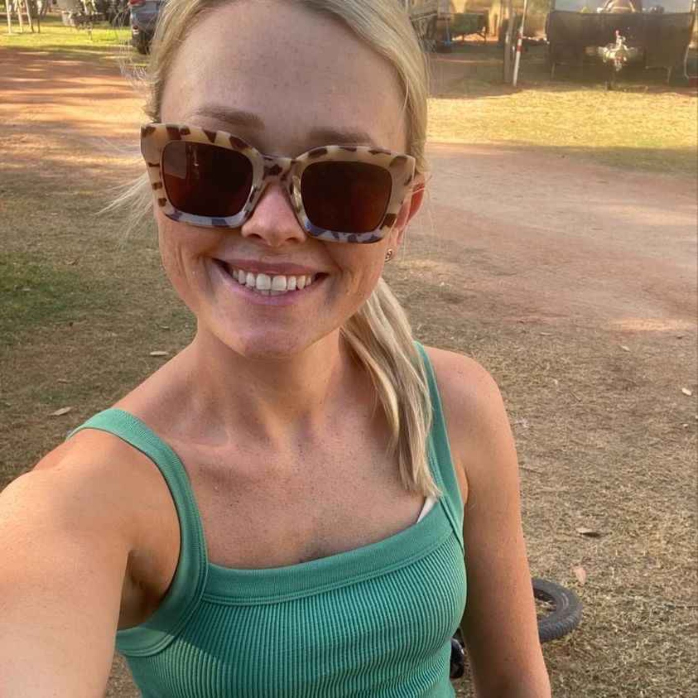 174. Learning to cope with trauma, grief and life without booze with Kacee Toogood