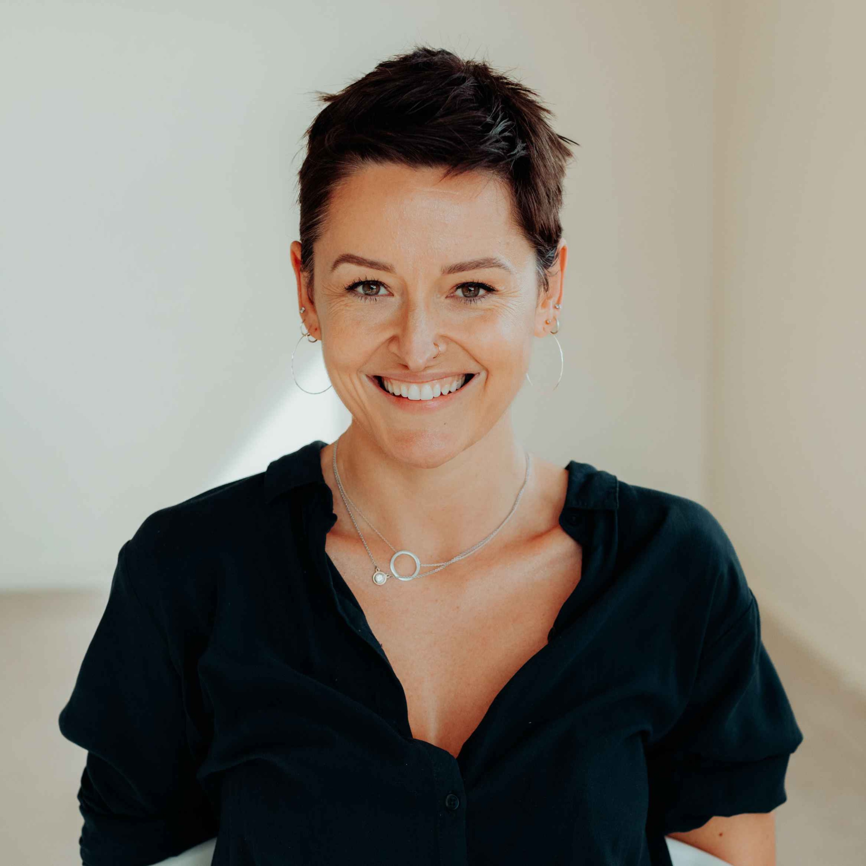 193. An accidental daily drinker  and the courage to change with Vari McKechnie