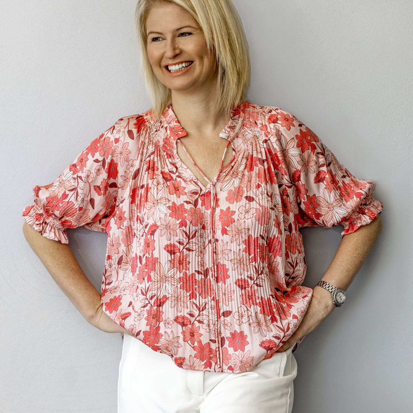 41. Getting Untoxicated and the art of being sober and social  with Faye Lawrence