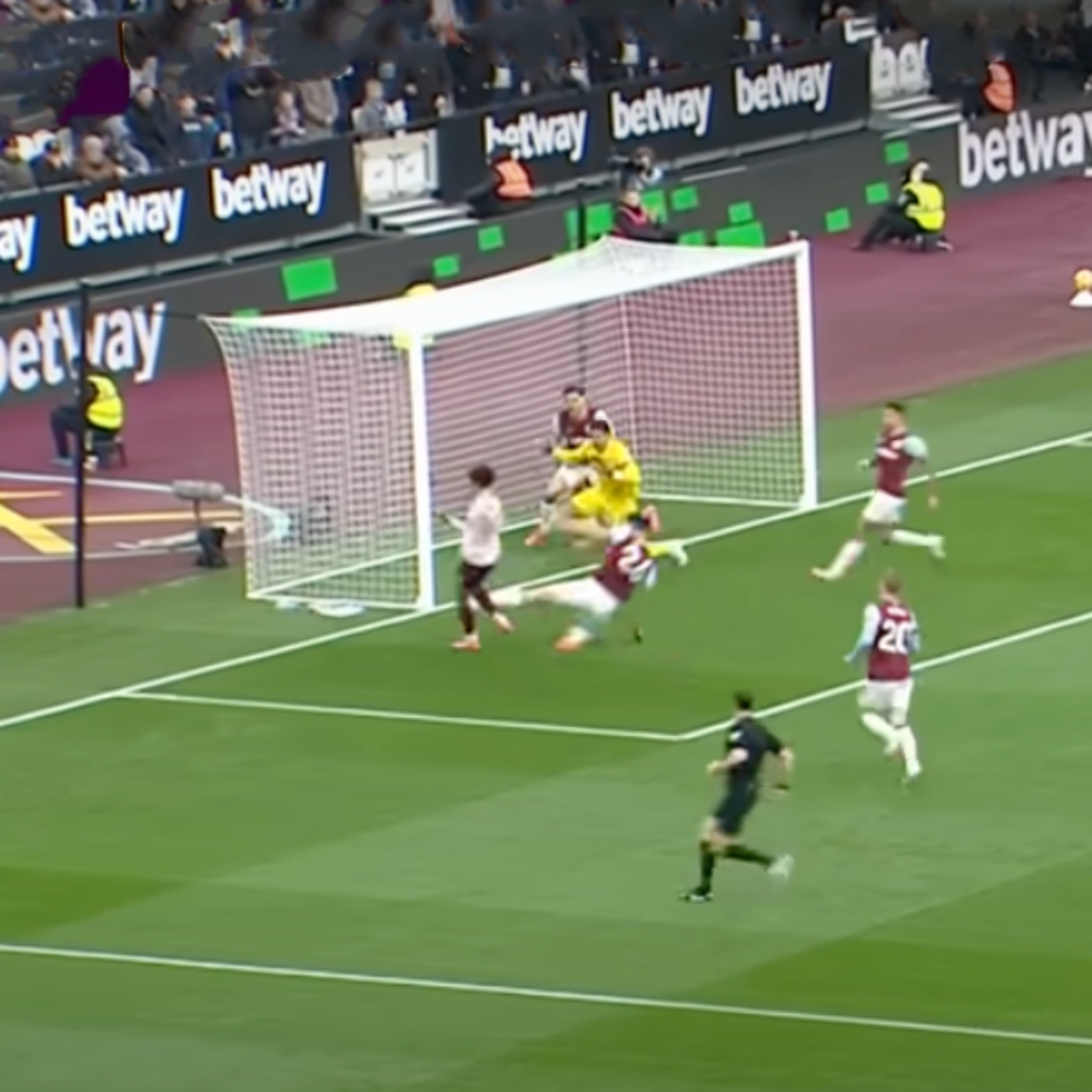 Baltic Bees Banter & Hammer Time Preview - The Pre West Ham Away Podcast