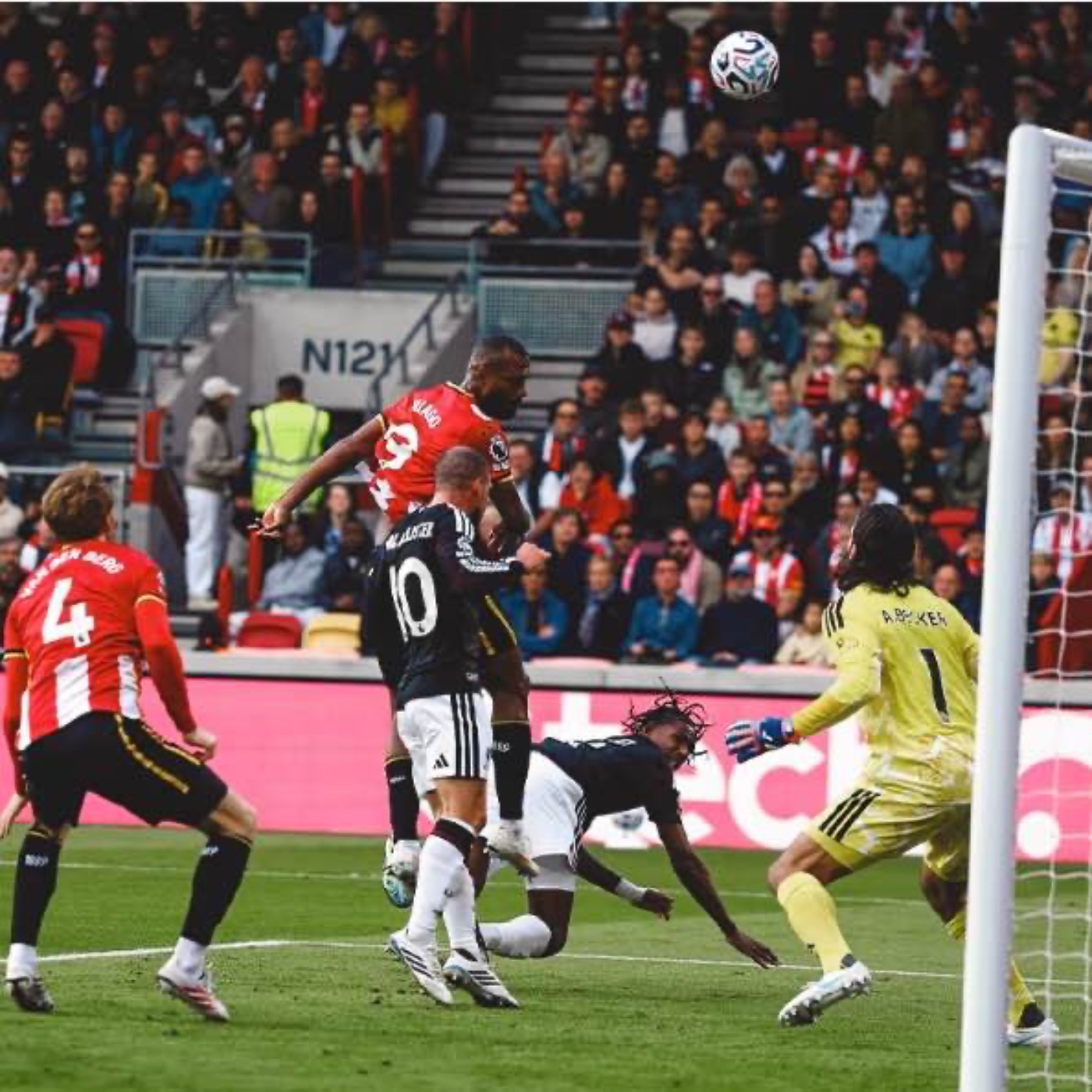Red Cards, Stung Bees & A Late Liverpool Sting | Brentford 1 Liverpool 2 - Post-Match Podcast From The Stands